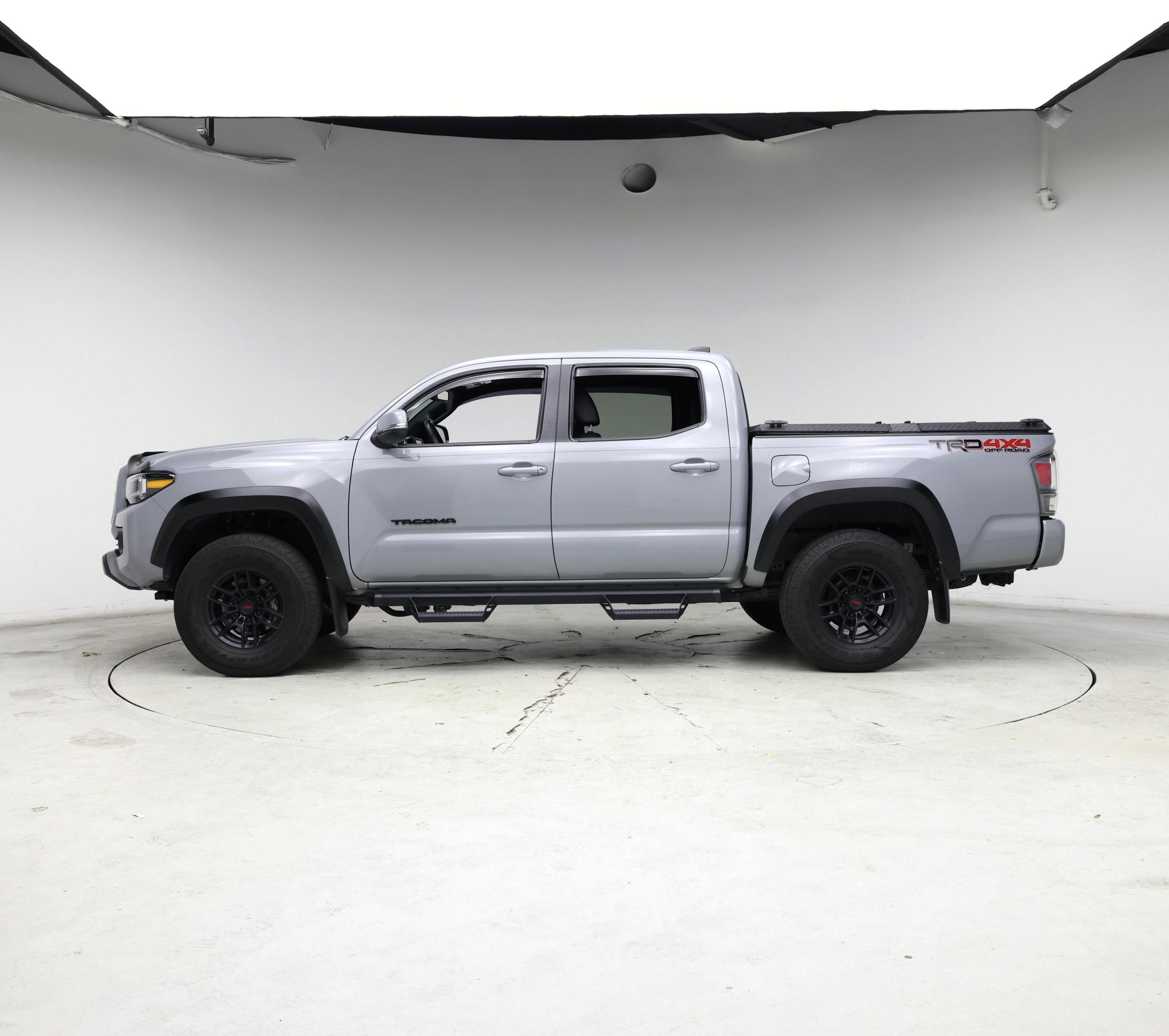Thumbnail: 2021 Toyota Tacoma - 3