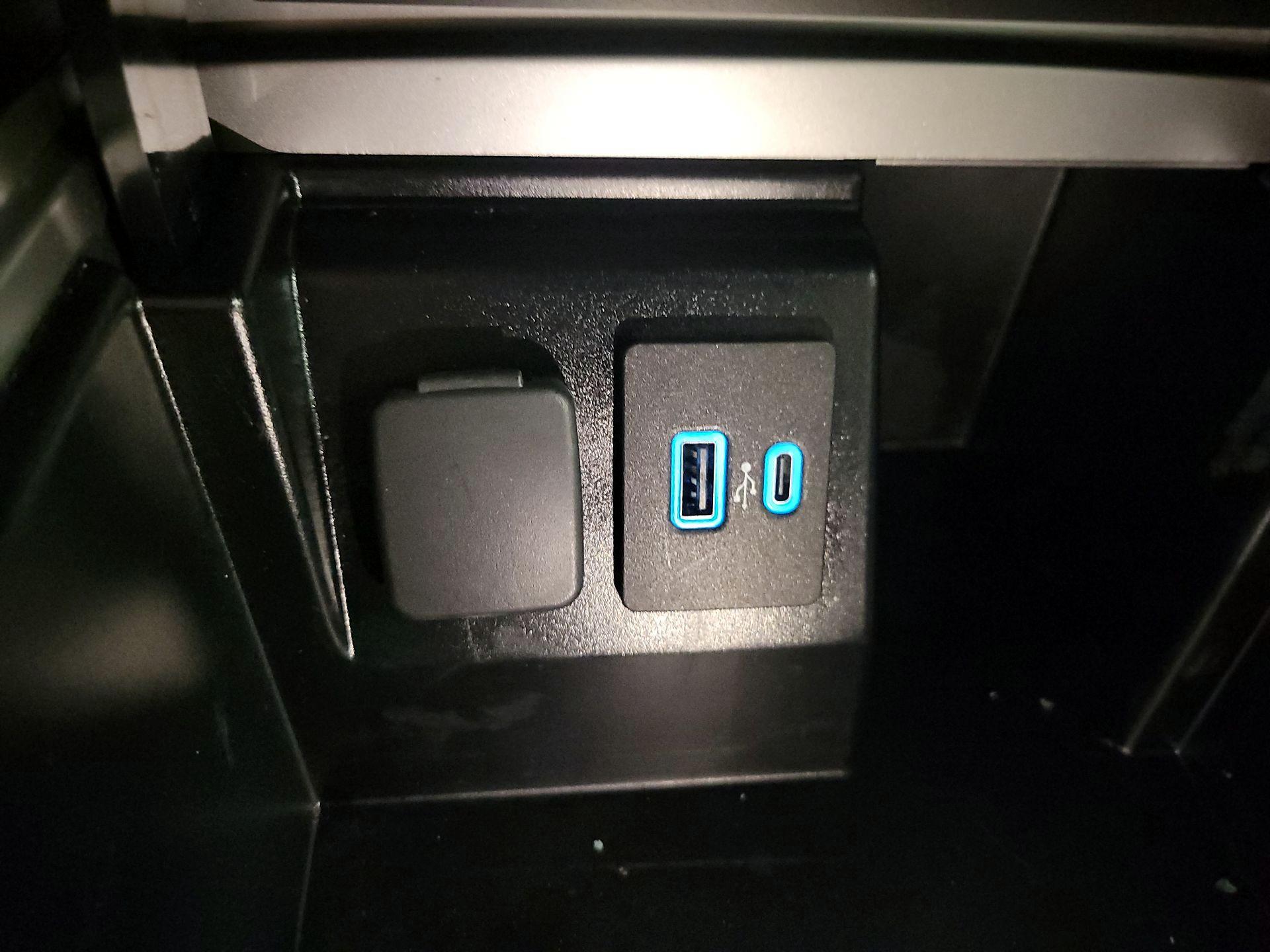 Thumbnail: 2022 Ford Explorer - 19