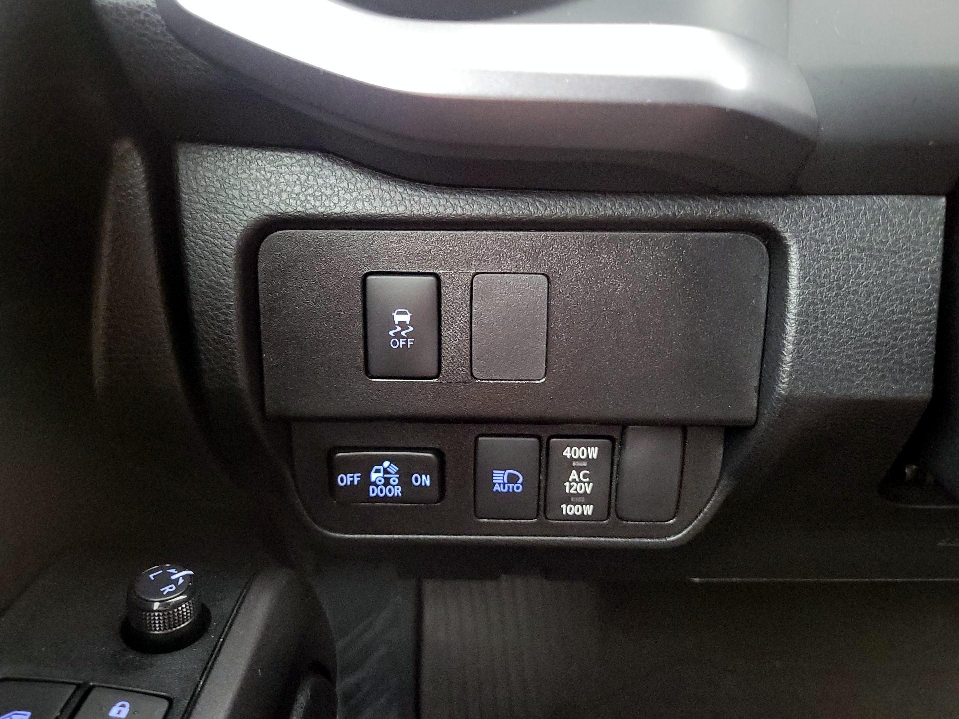 Thumbnail: 2022 Toyota Tacoma - 13