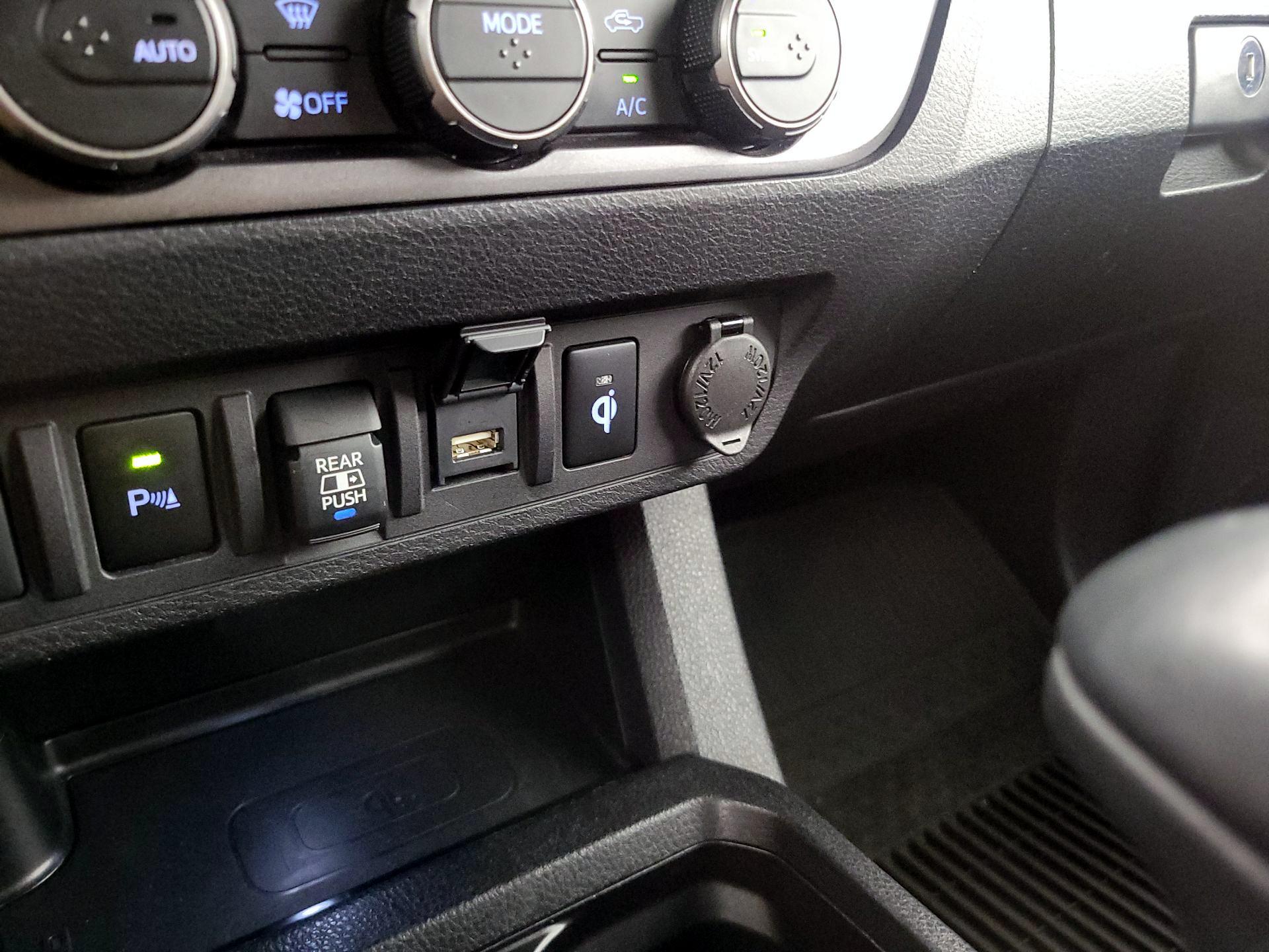 Thumbnail: 2022 Toyota Tacoma - 18