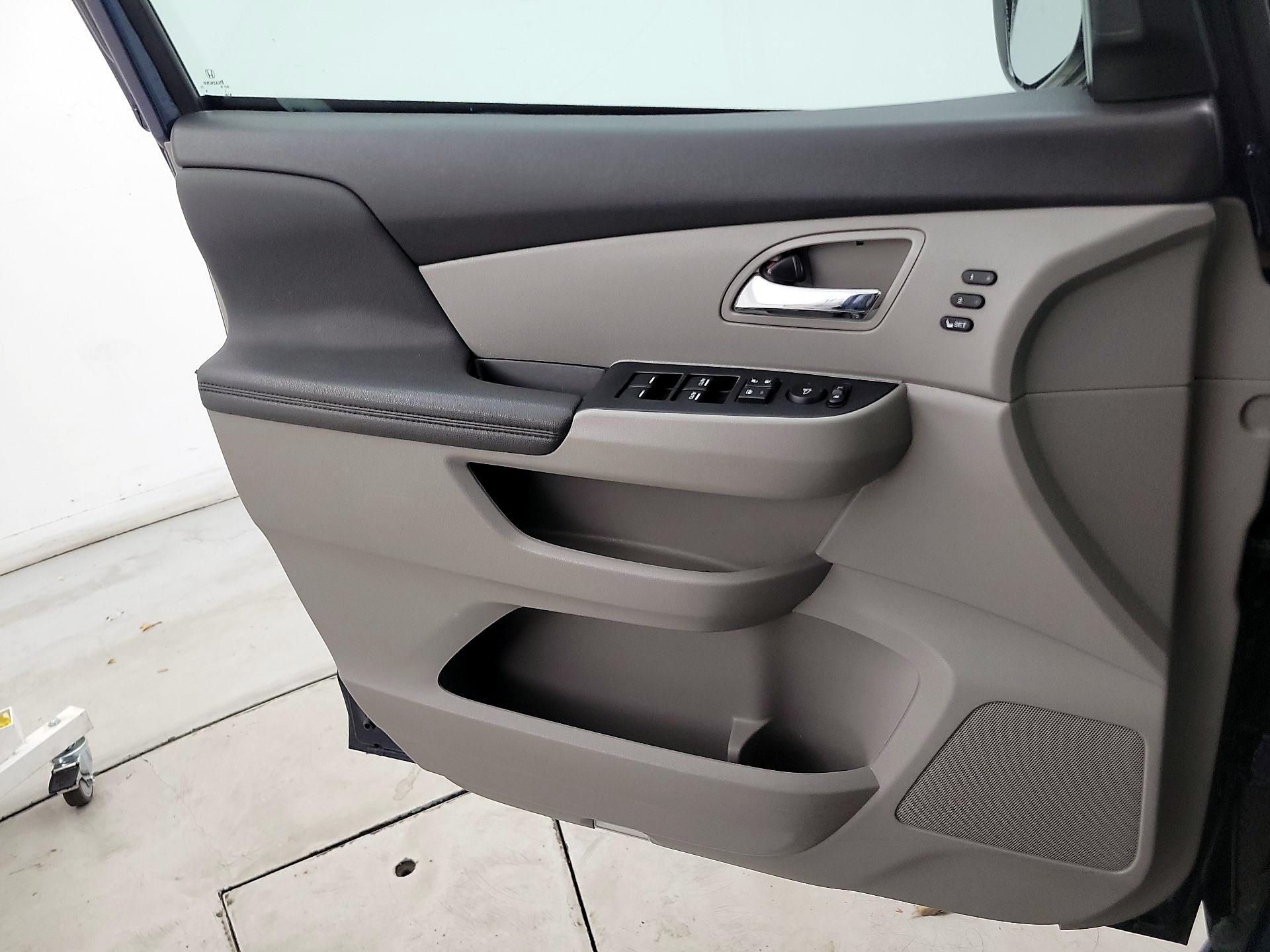 Thumbnail: 2014 Honda Odyssey - 12