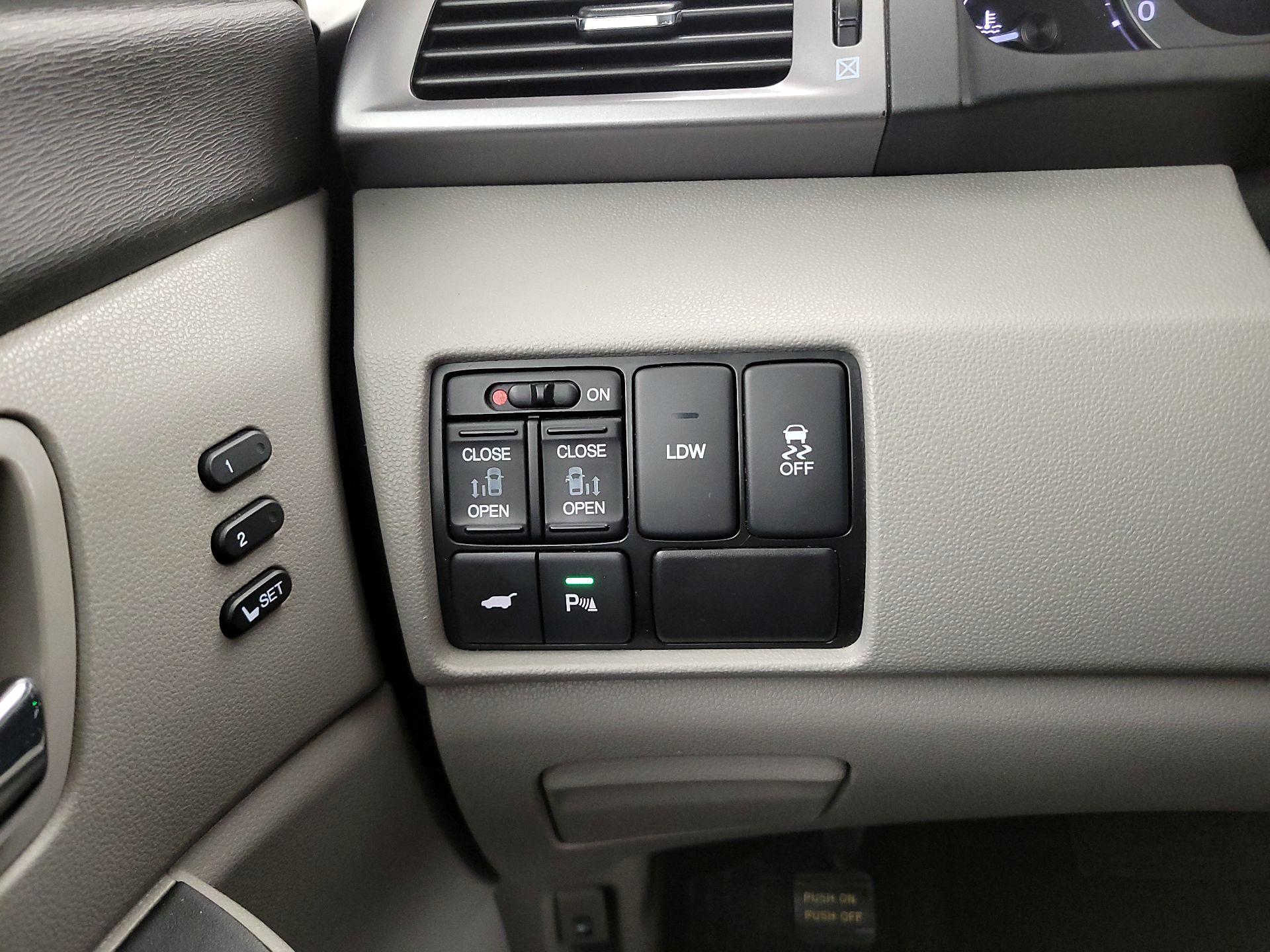 Thumbnail: 2014 Honda Odyssey - 13