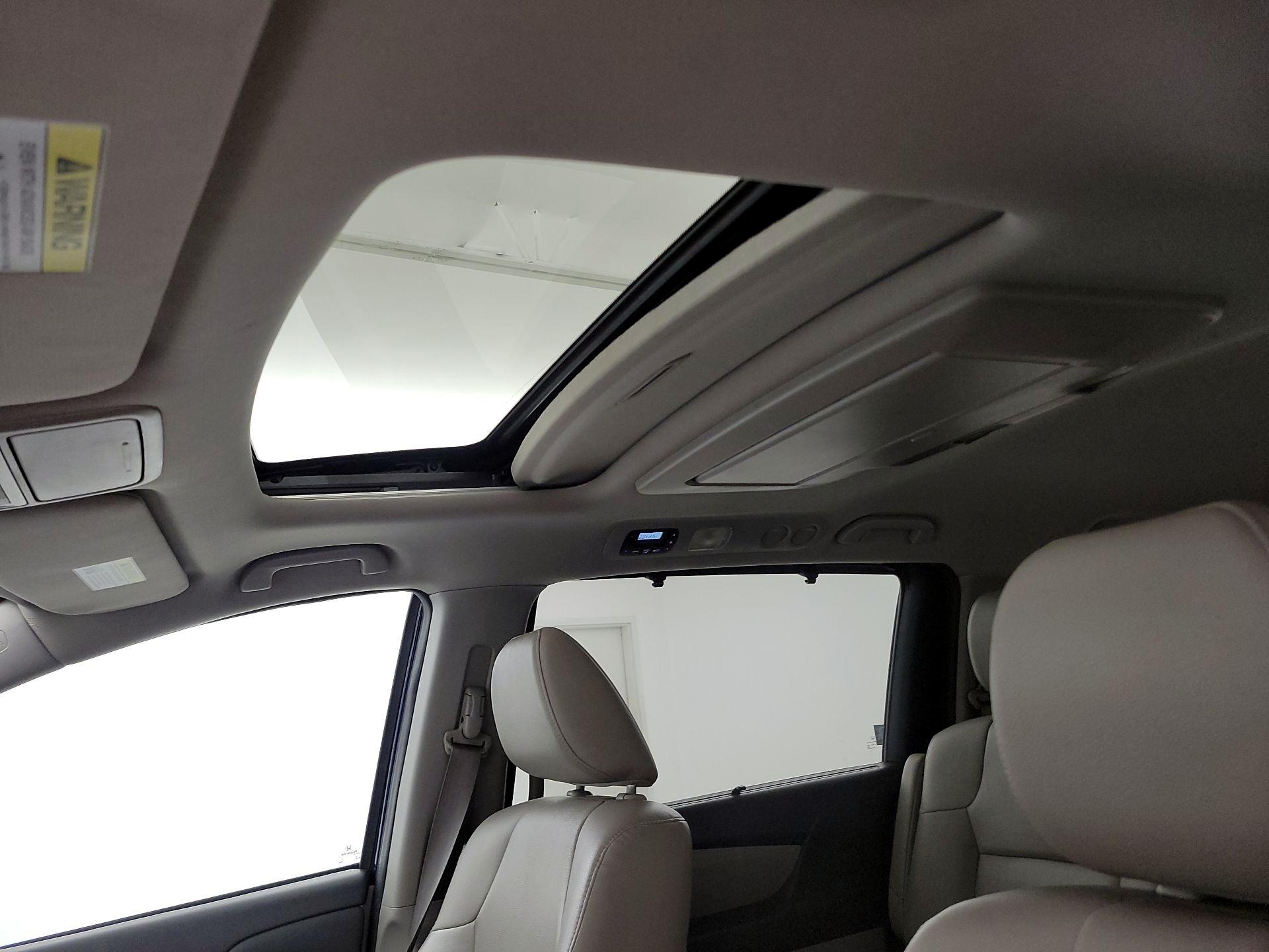 Thumbnail: 2014 Honda Odyssey - 20