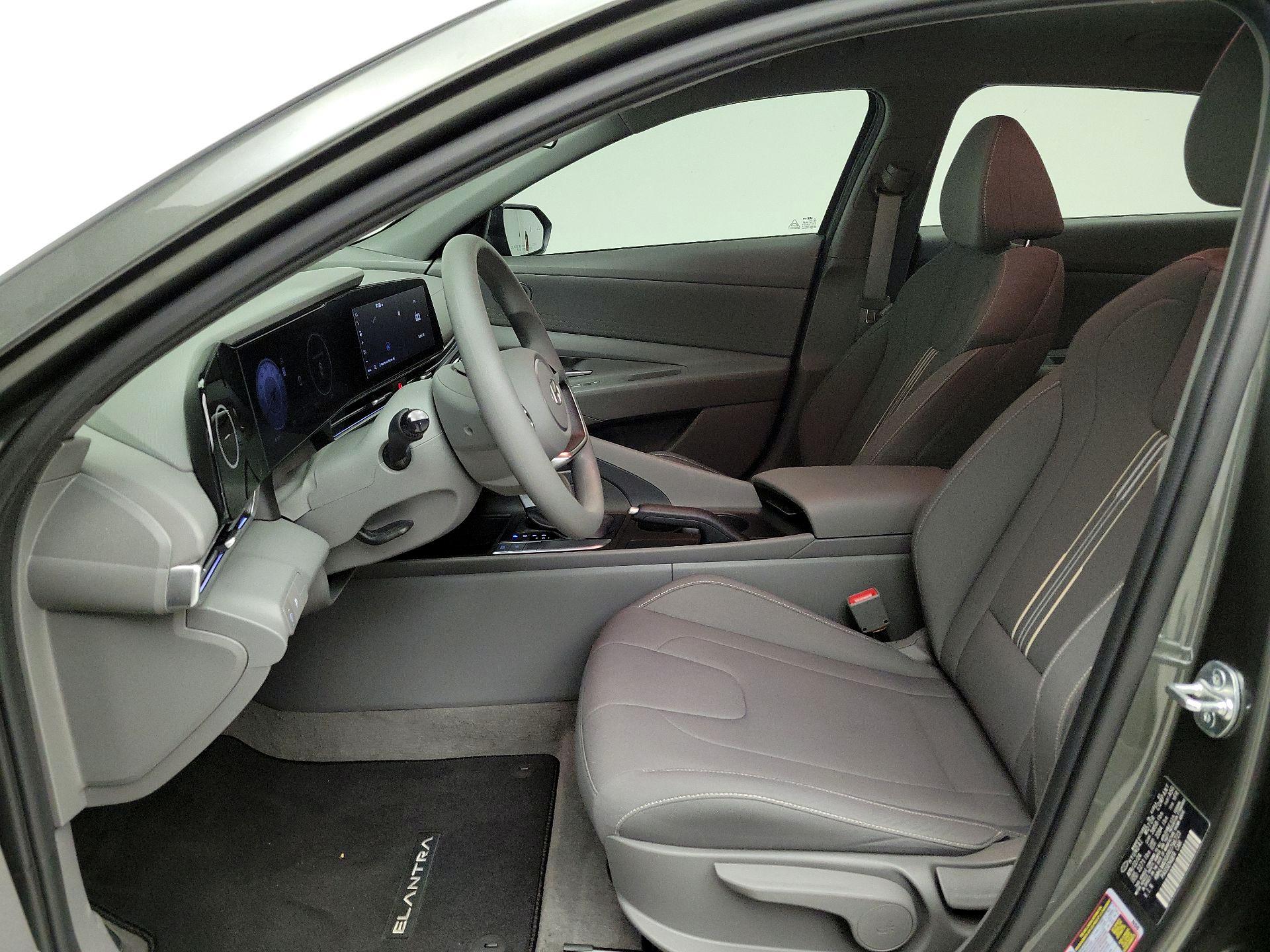 Thumbnail: 2024 Hyundai Elantra - 11