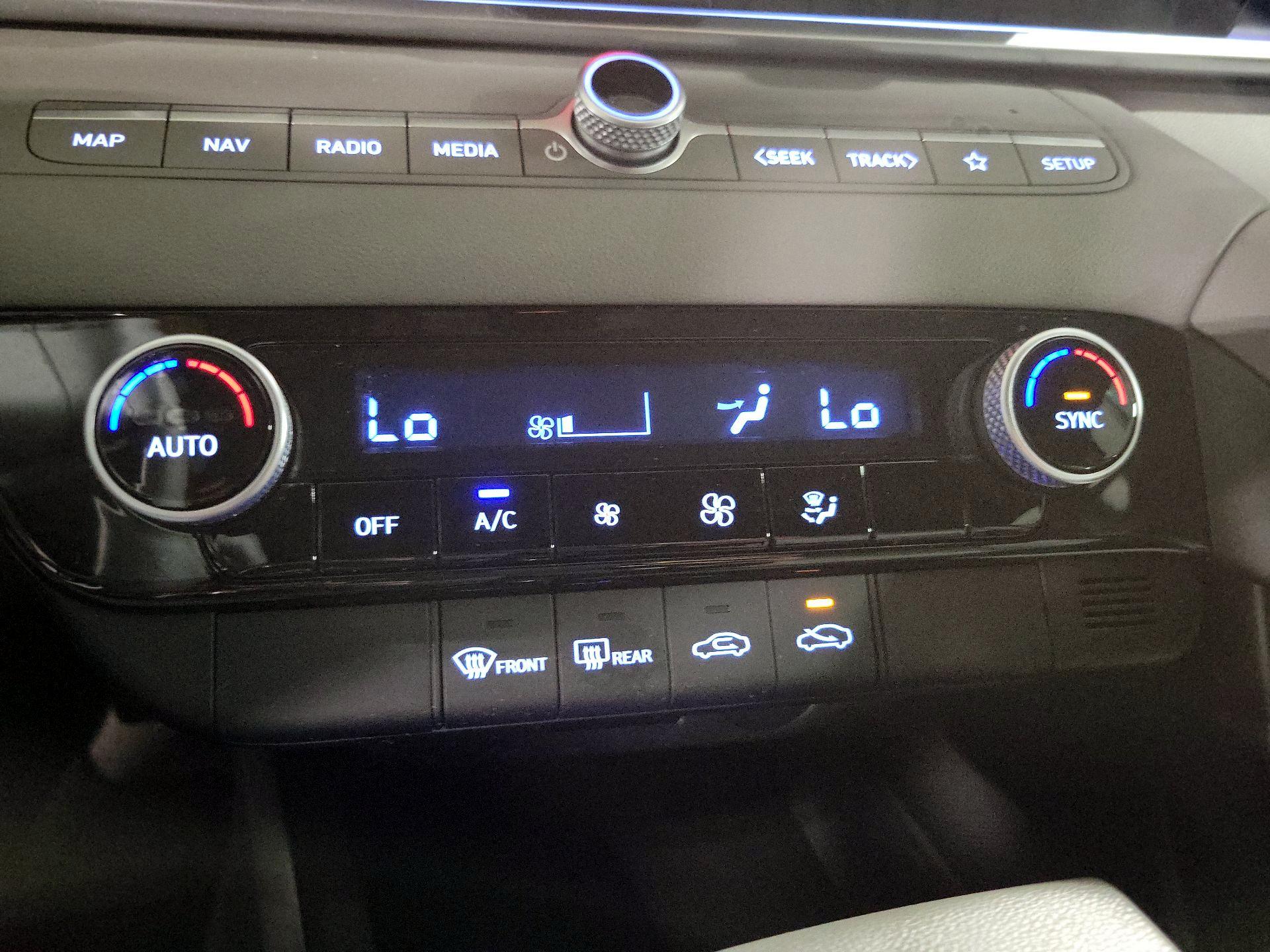 Thumbnail: 2024 Hyundai Elantra - 17