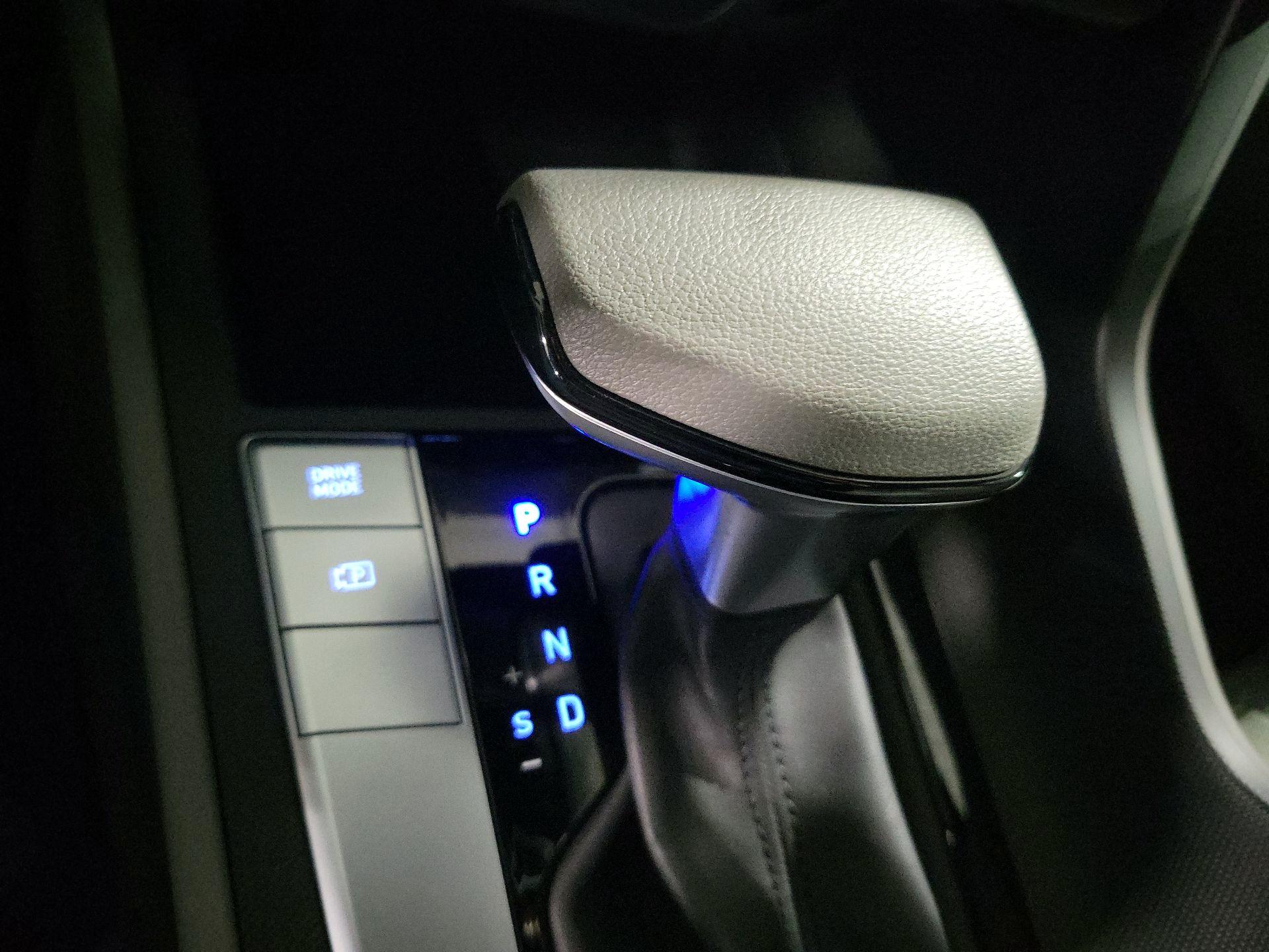 Thumbnail: 2024 Hyundai Elantra - 18