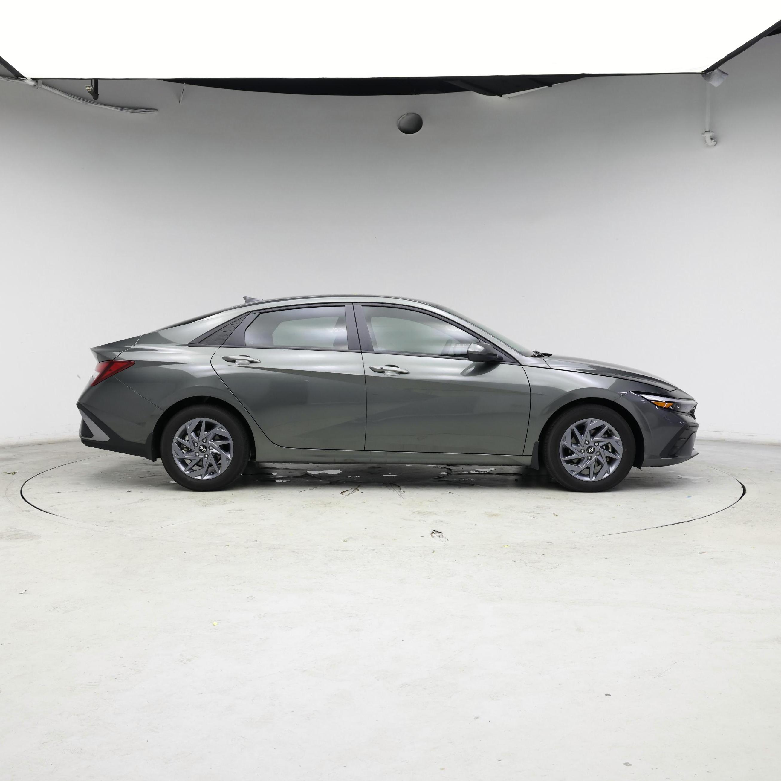 Thumbnail: 2024 Hyundai Elantra - 7