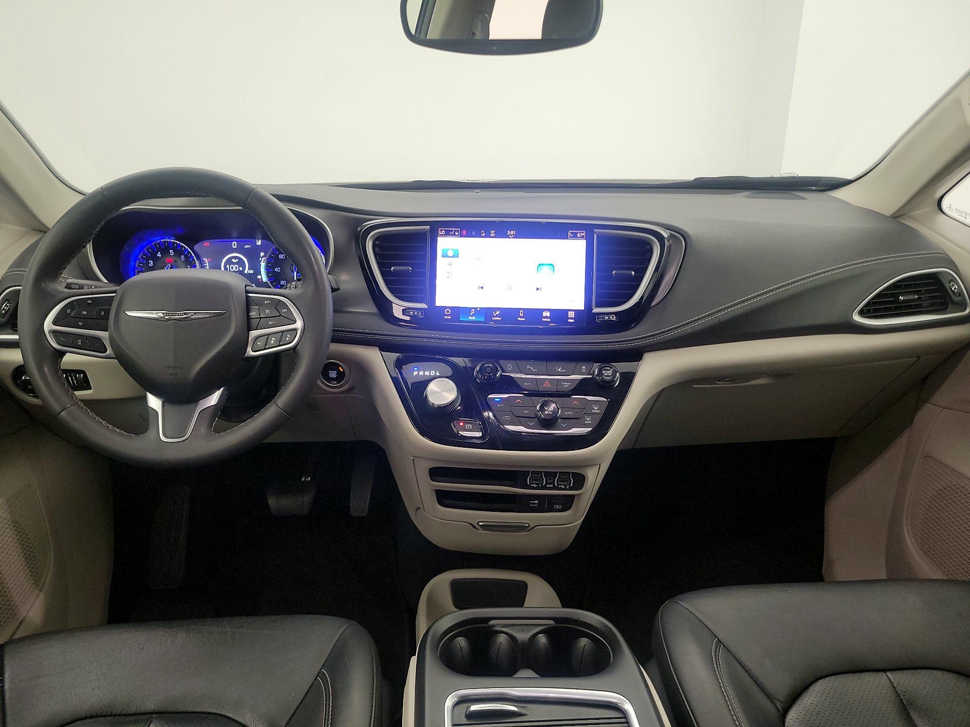 Thumbnail: 2022 Chrysler Pacifica - 9