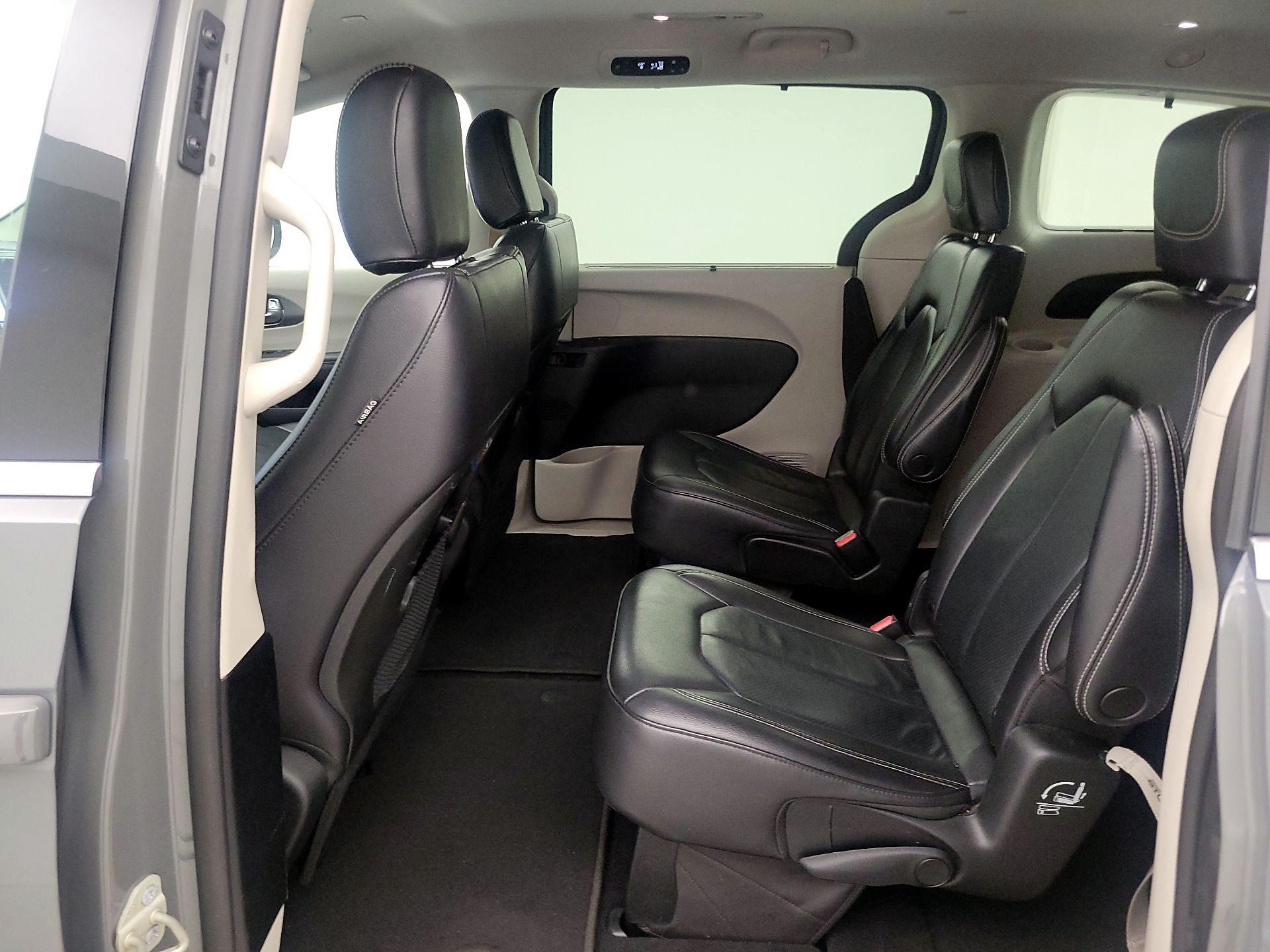 Thumbnail: 2022 Chrysler Pacifica - 19