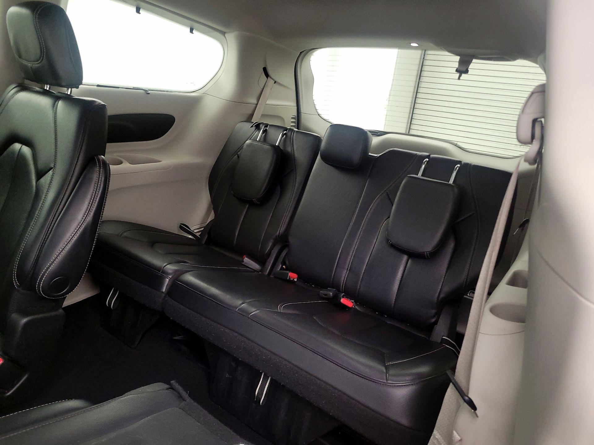 Thumbnail: 2022 Chrysler Pacifica - 20