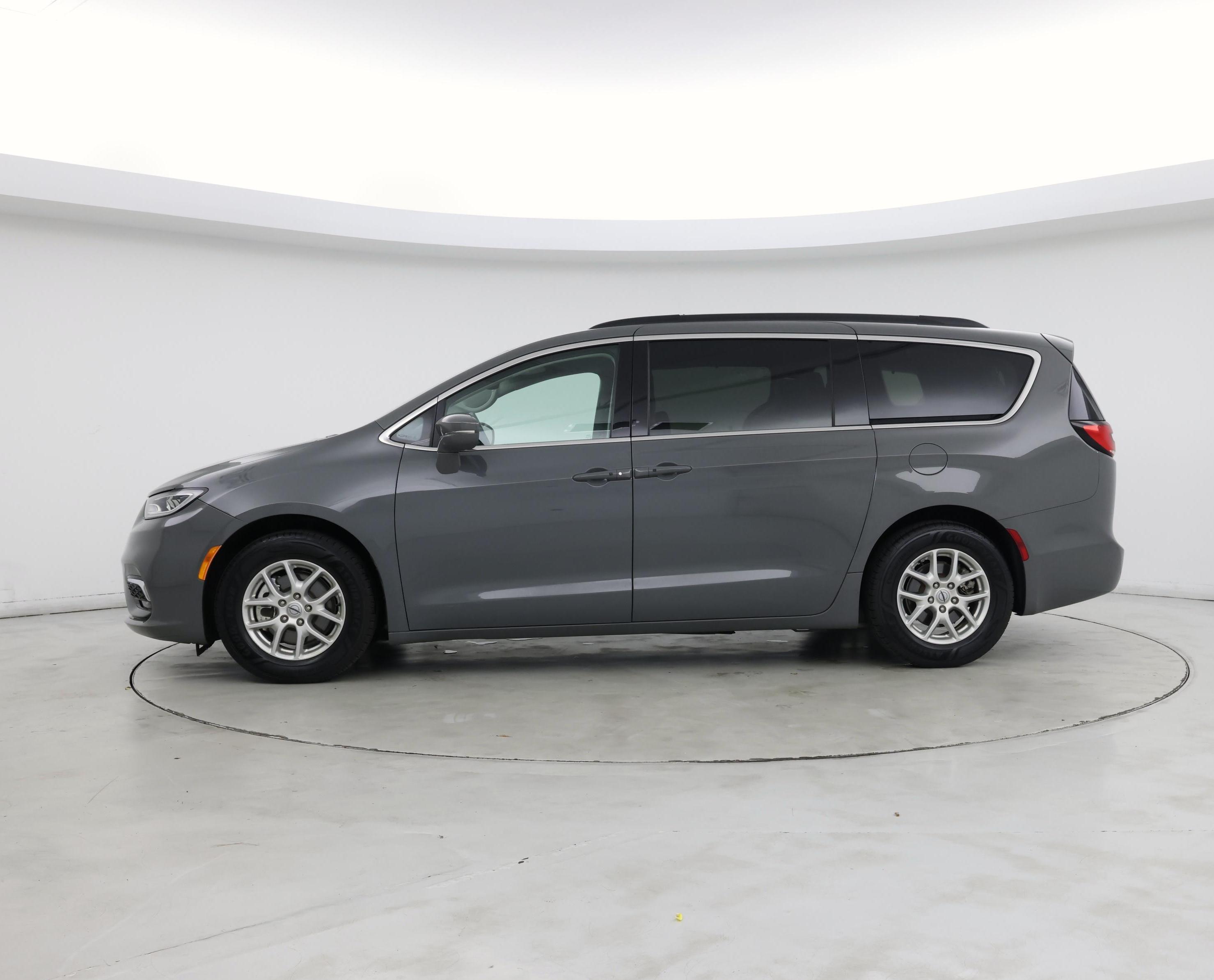 Thumbnail: 2022 Chrysler Pacifica - 3