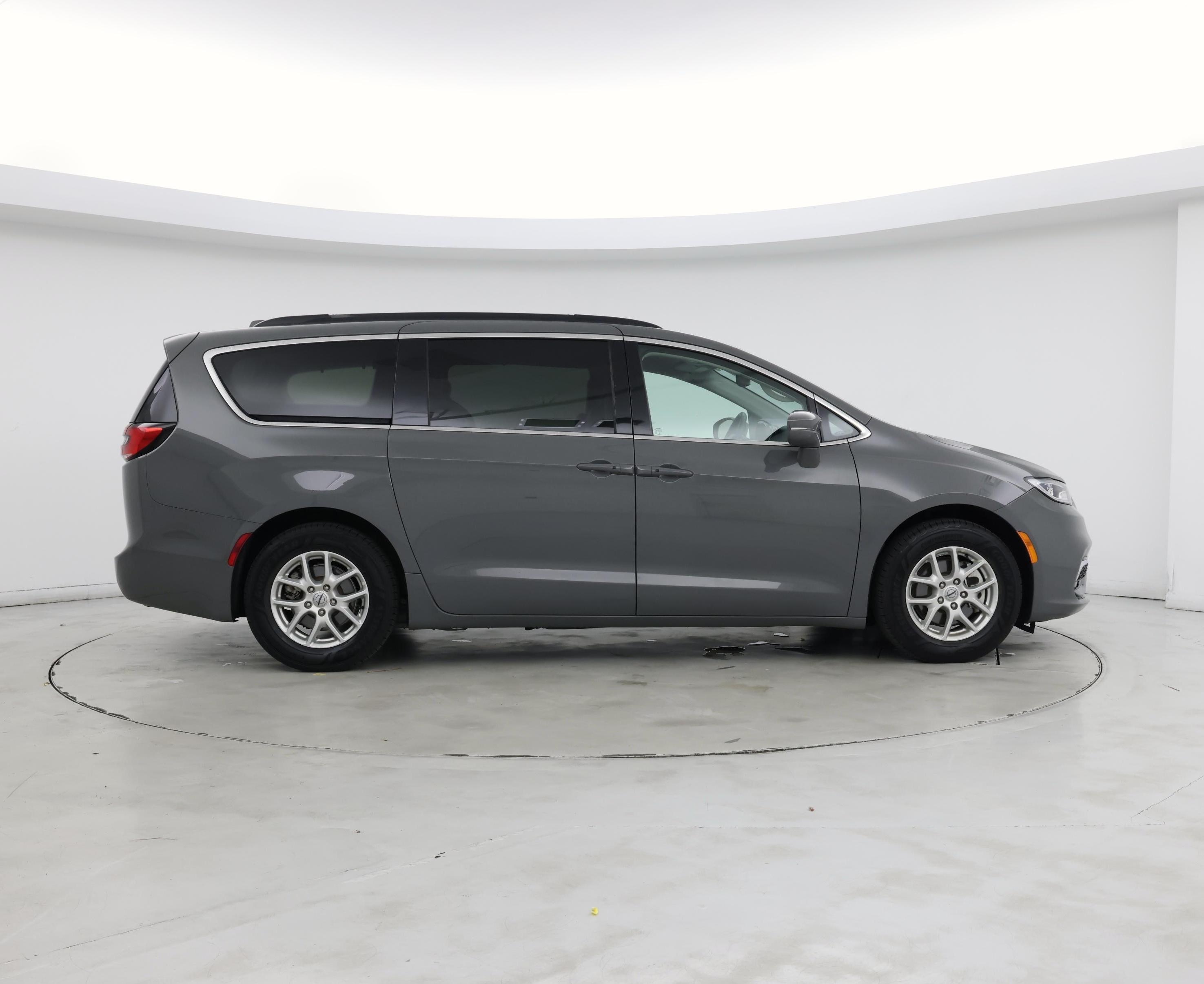 Thumbnail: 2022 Chrysler Pacifica - 7
