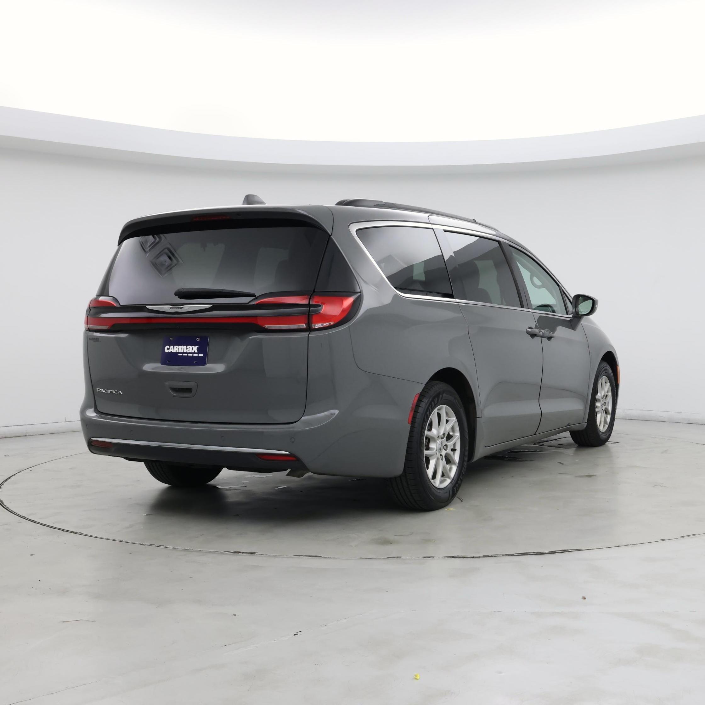 Thumbnail: 2022 Chrysler Pacifica - 8