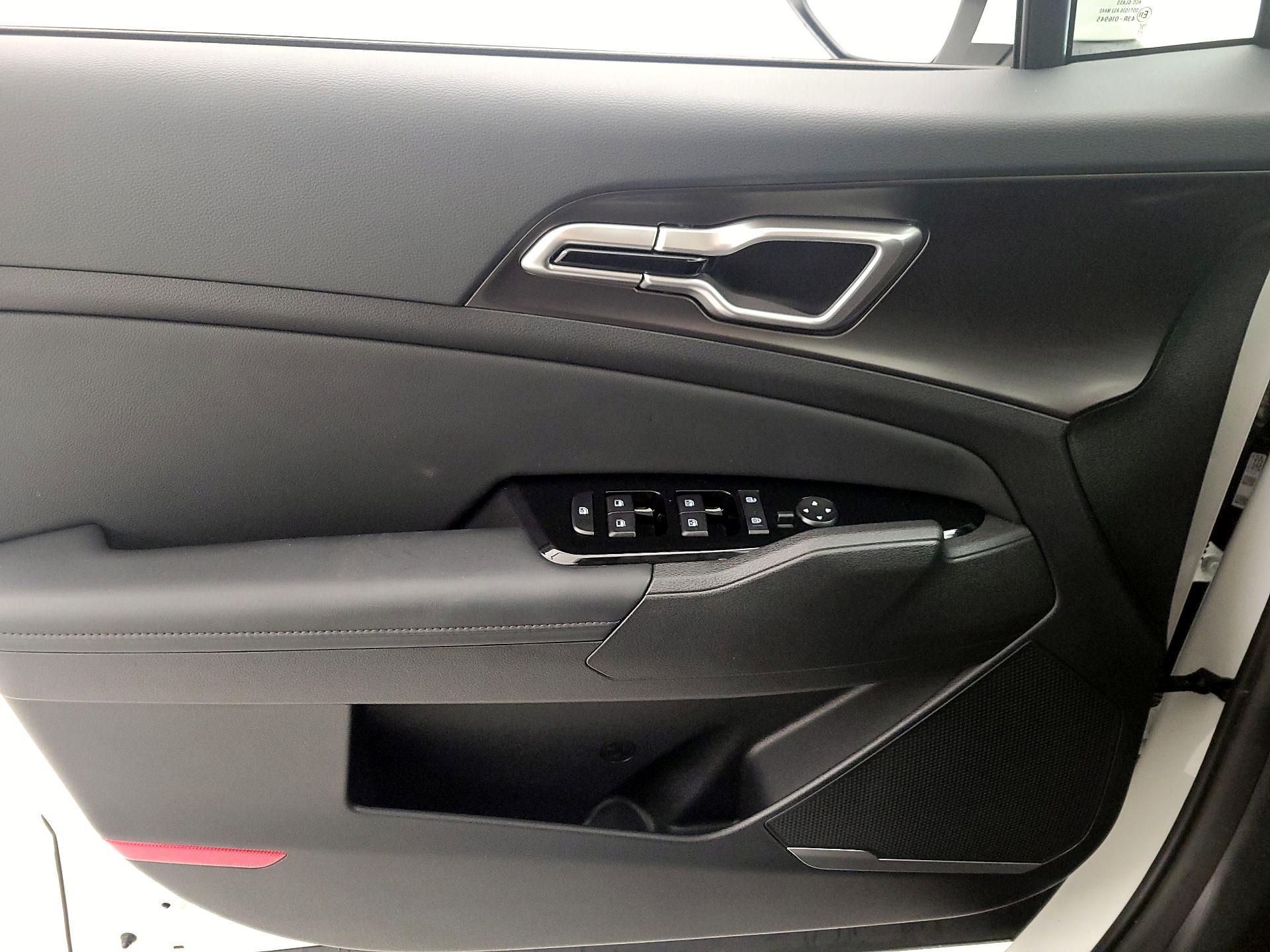 Thumbnail: 2025 Kia Sportage - 12