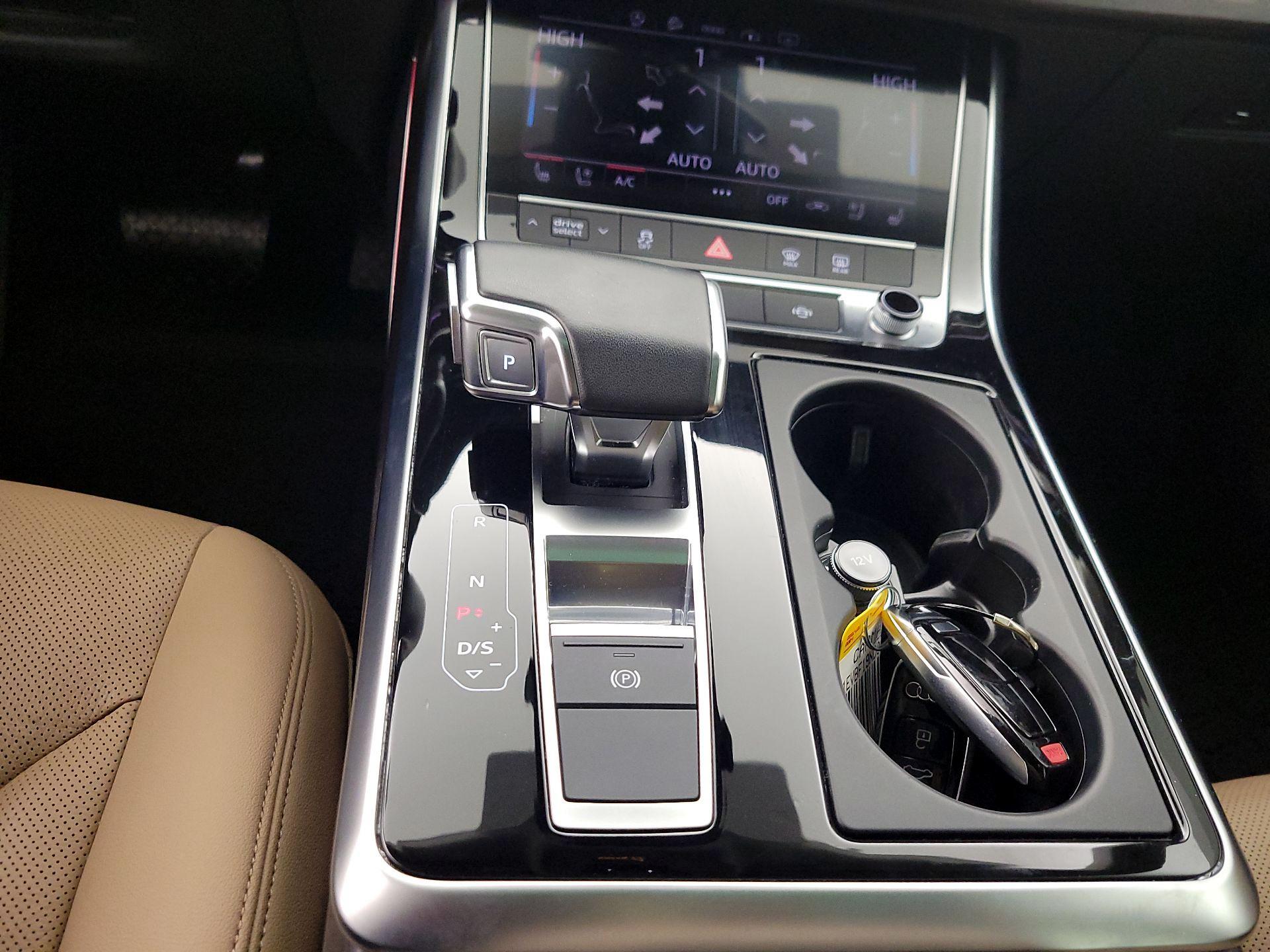 Thumbnail: 2022 Audi Q8 - 18