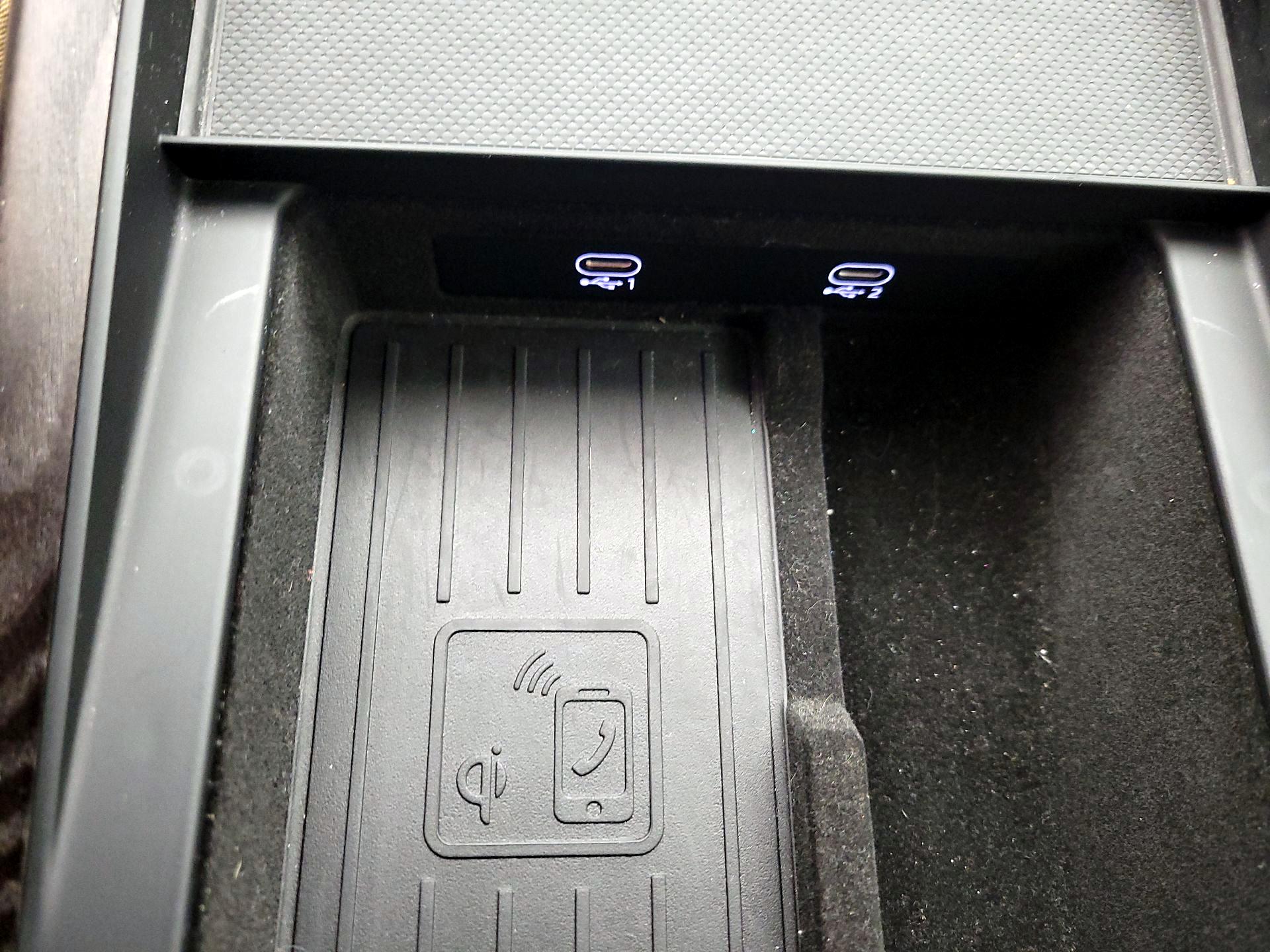 Thumbnail: 2022 Audi Q8 - 19