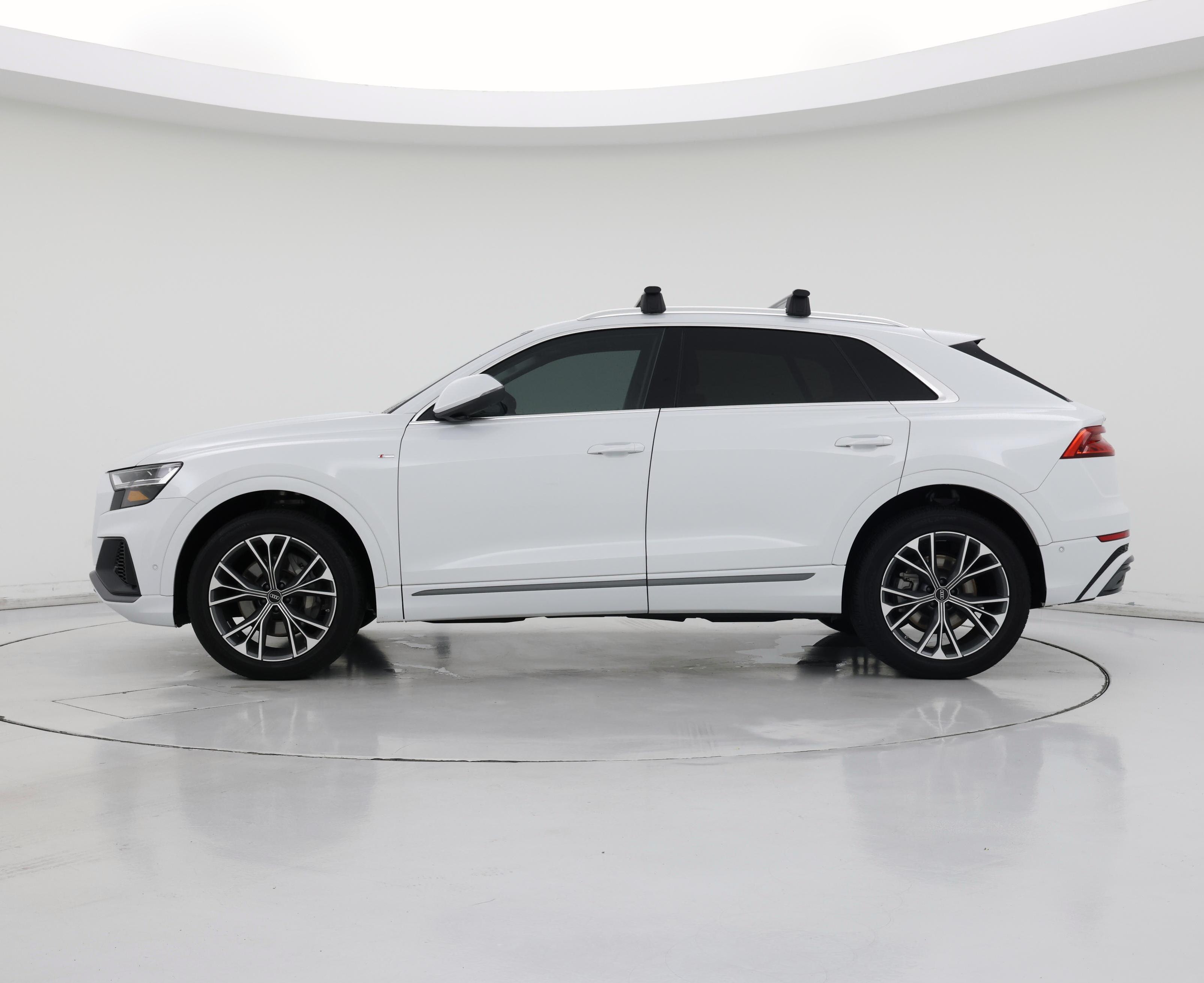 Thumbnail: 2022 Audi Q8 - 3