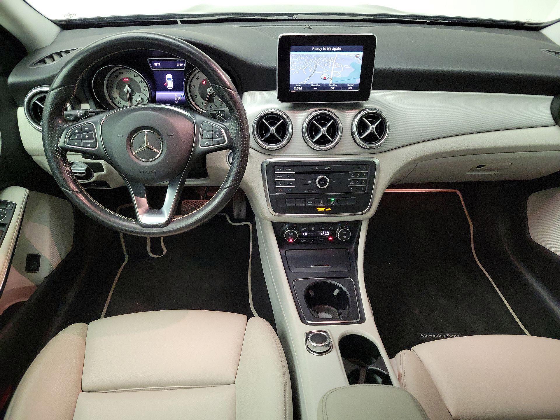 Thumbnail: 2017 Mercedes-Benz GLA - 9