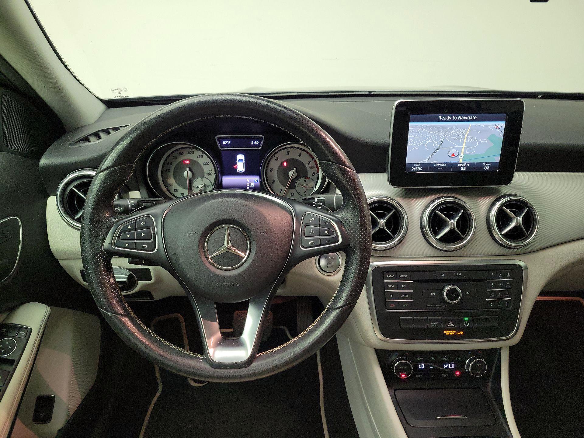 Thumbnail: 2017 Mercedes-Benz GLA - 10