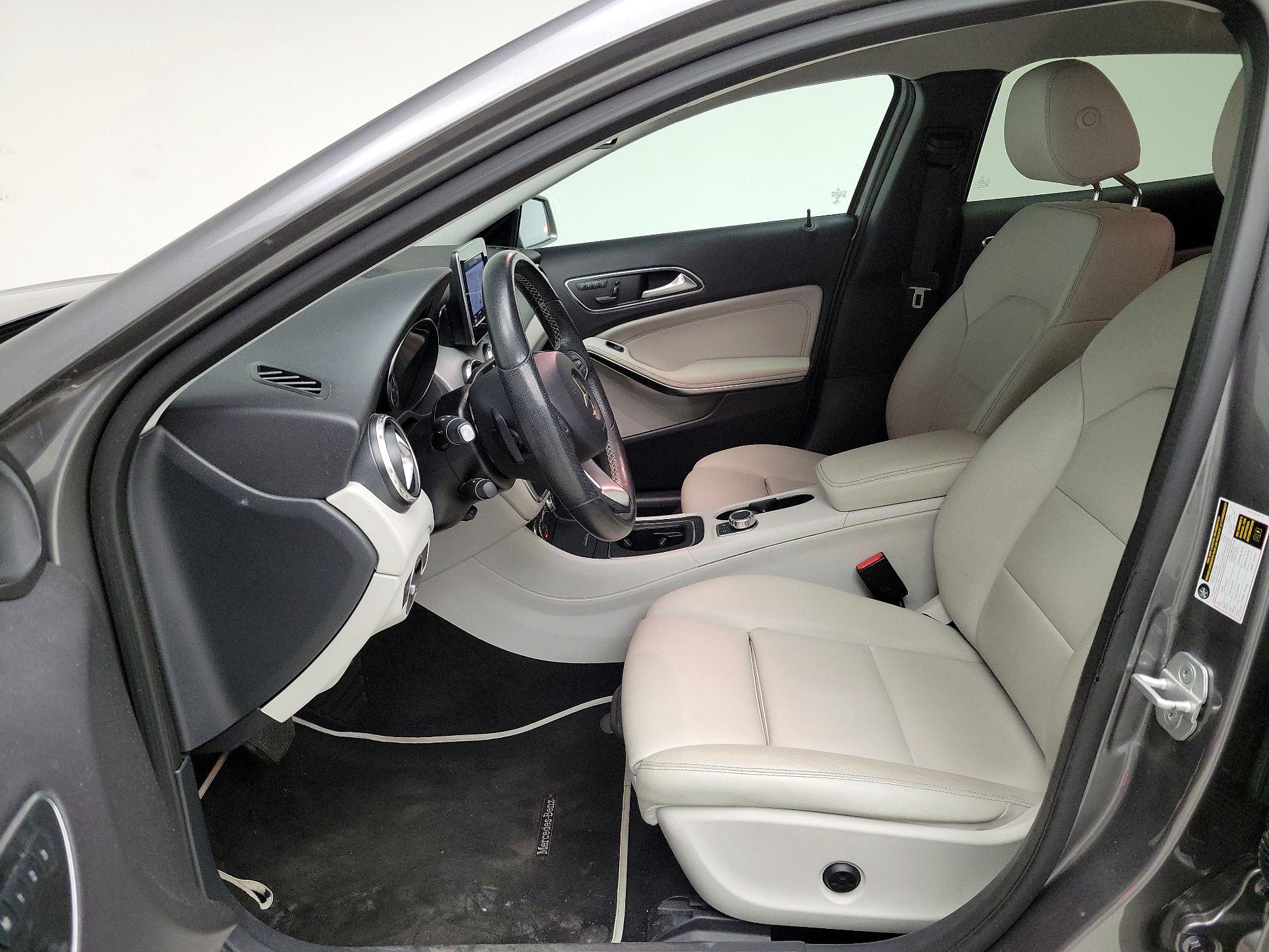 Thumbnail: 2017 Mercedes-Benz GLA - 11