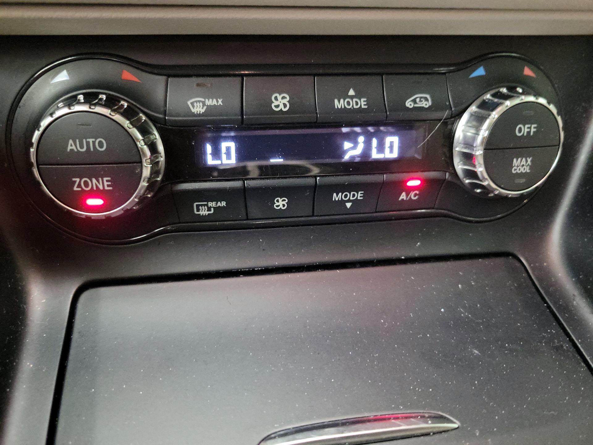 Thumbnail: 2017 Mercedes-Benz GLA - 17