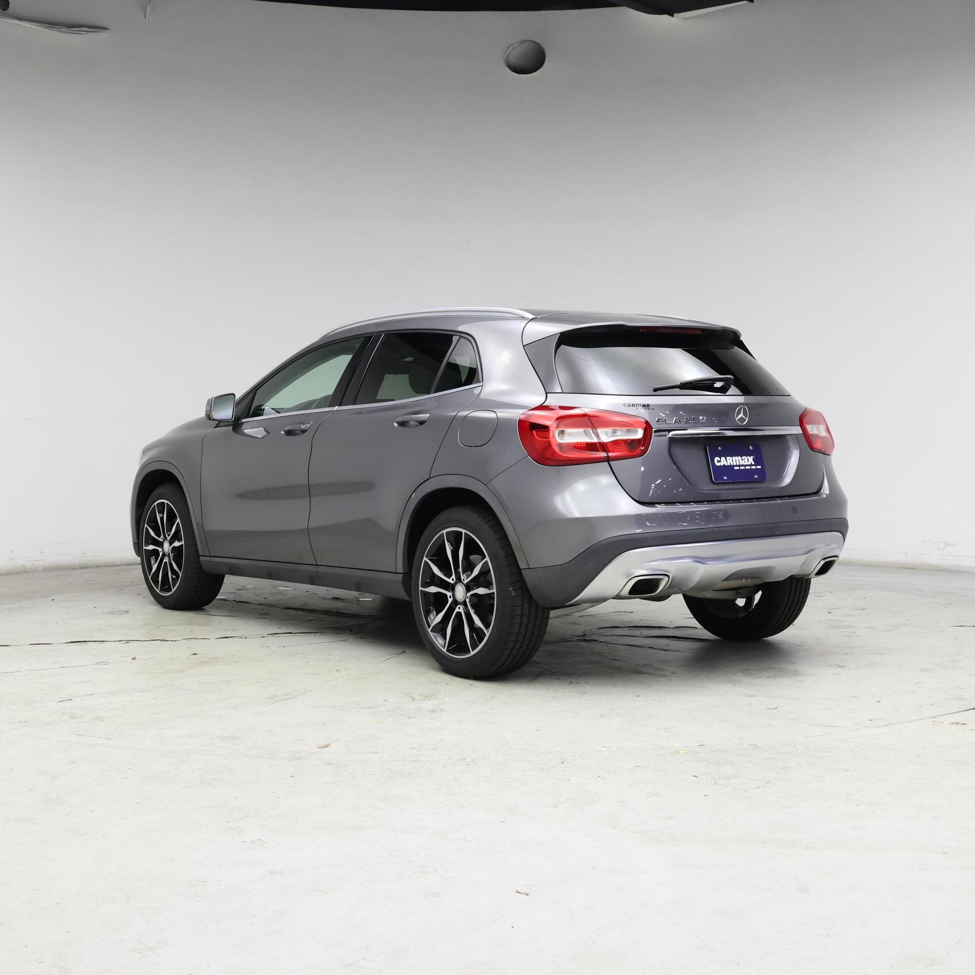 Thumbnail: 2017 Mercedes-Benz GLA - 2