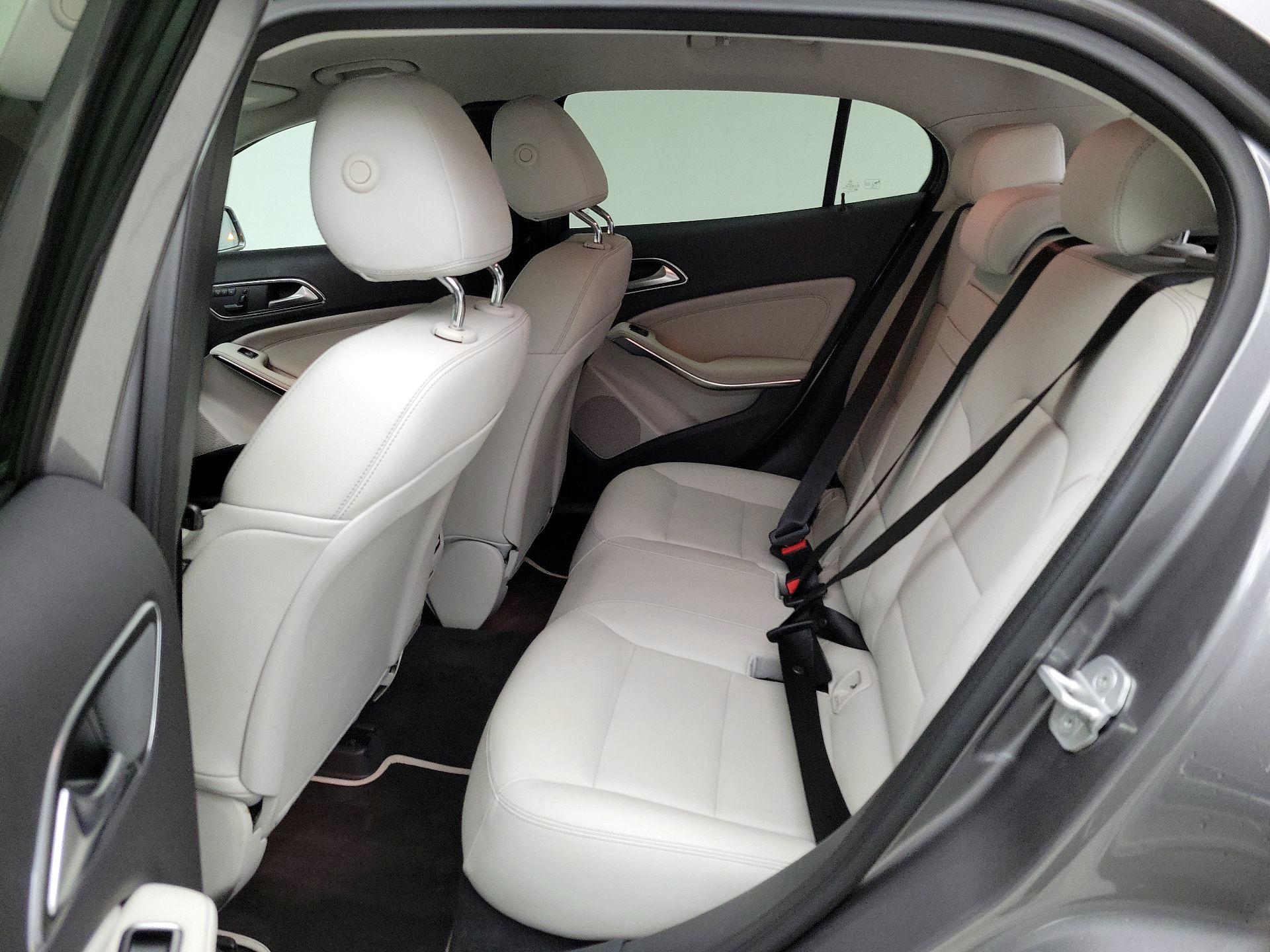 Thumbnail: 2017 Mercedes-Benz GLA - 20