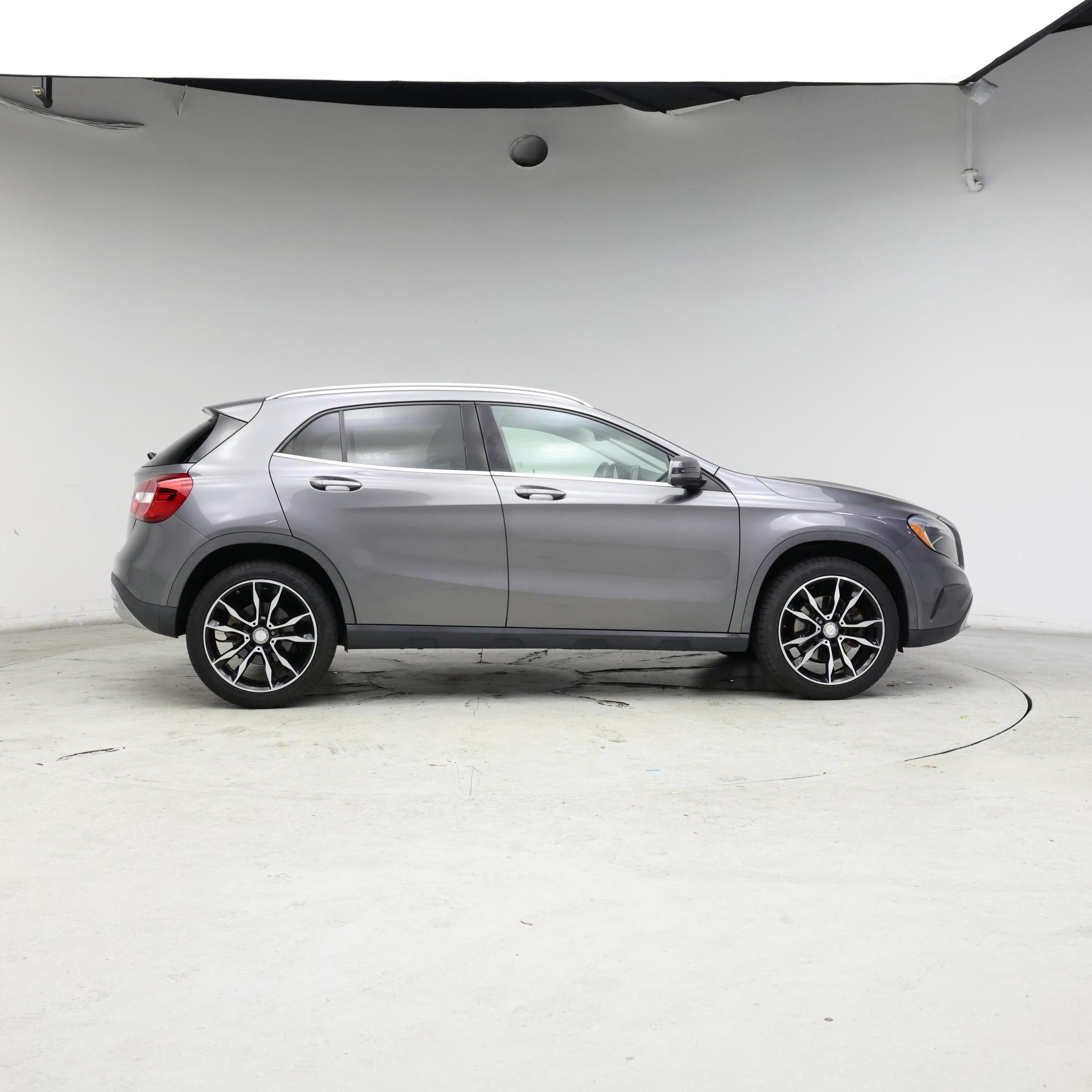 Thumbnail: 2017 Mercedes-Benz GLA - 7