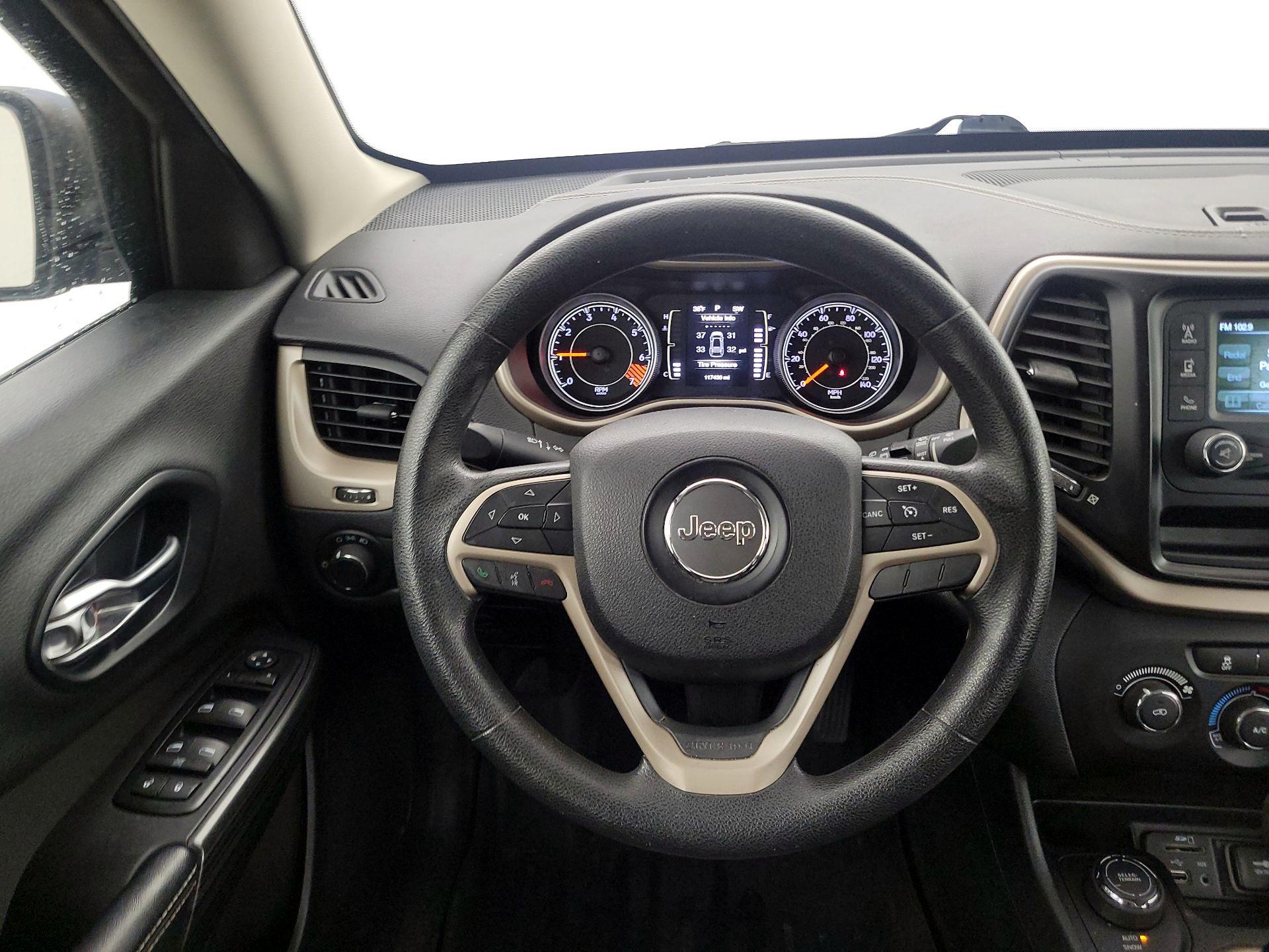 Thumbnail: 2015 Jeep Cherokee - 10