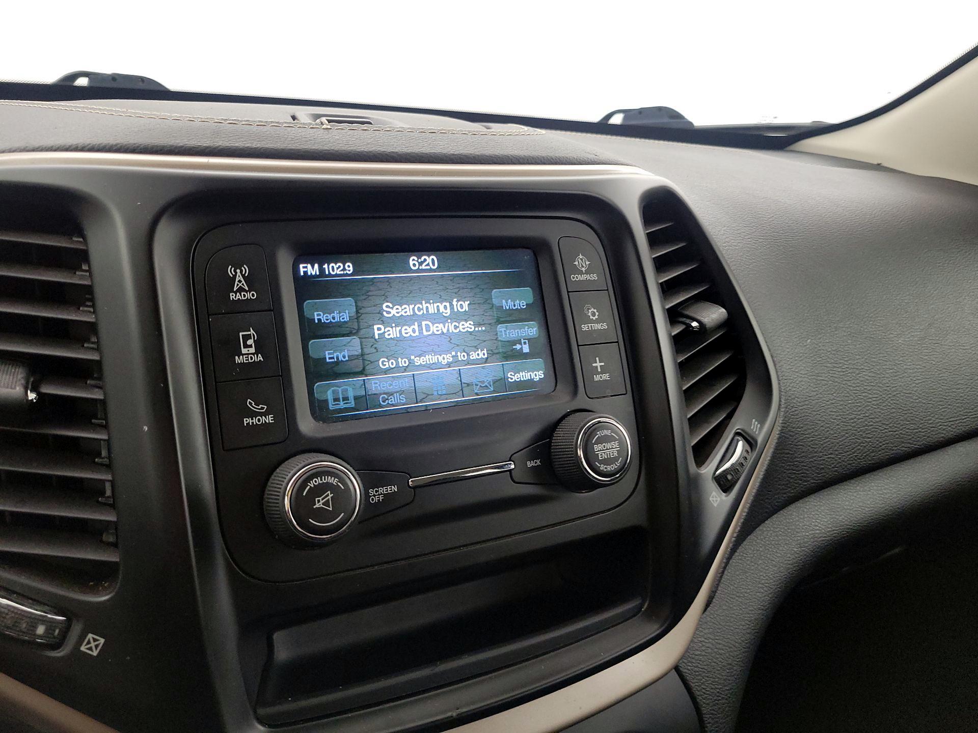 Thumbnail: 2015 Jeep Cherokee - 15