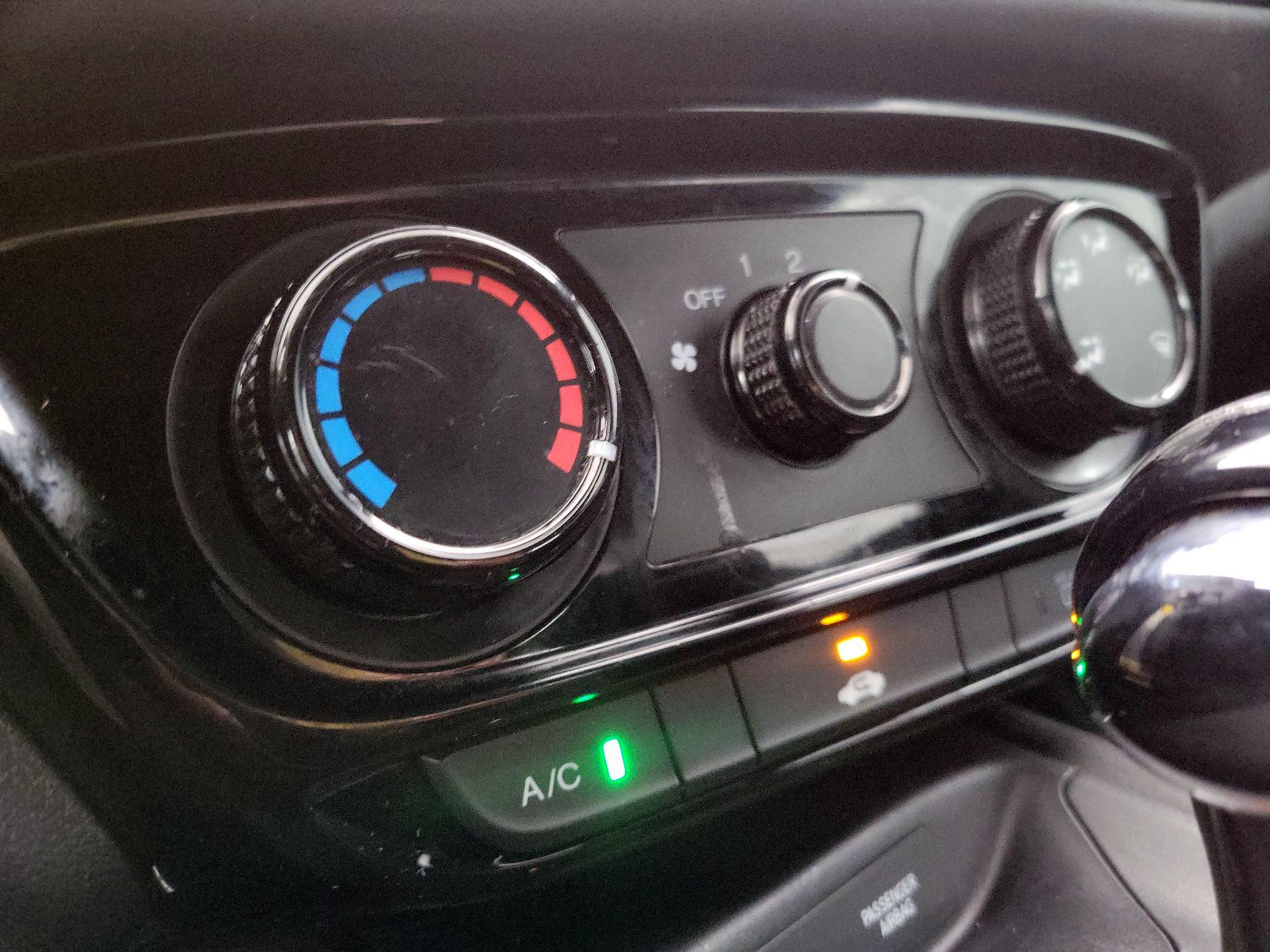 Thumbnail: 2019 Honda HR-V - 16