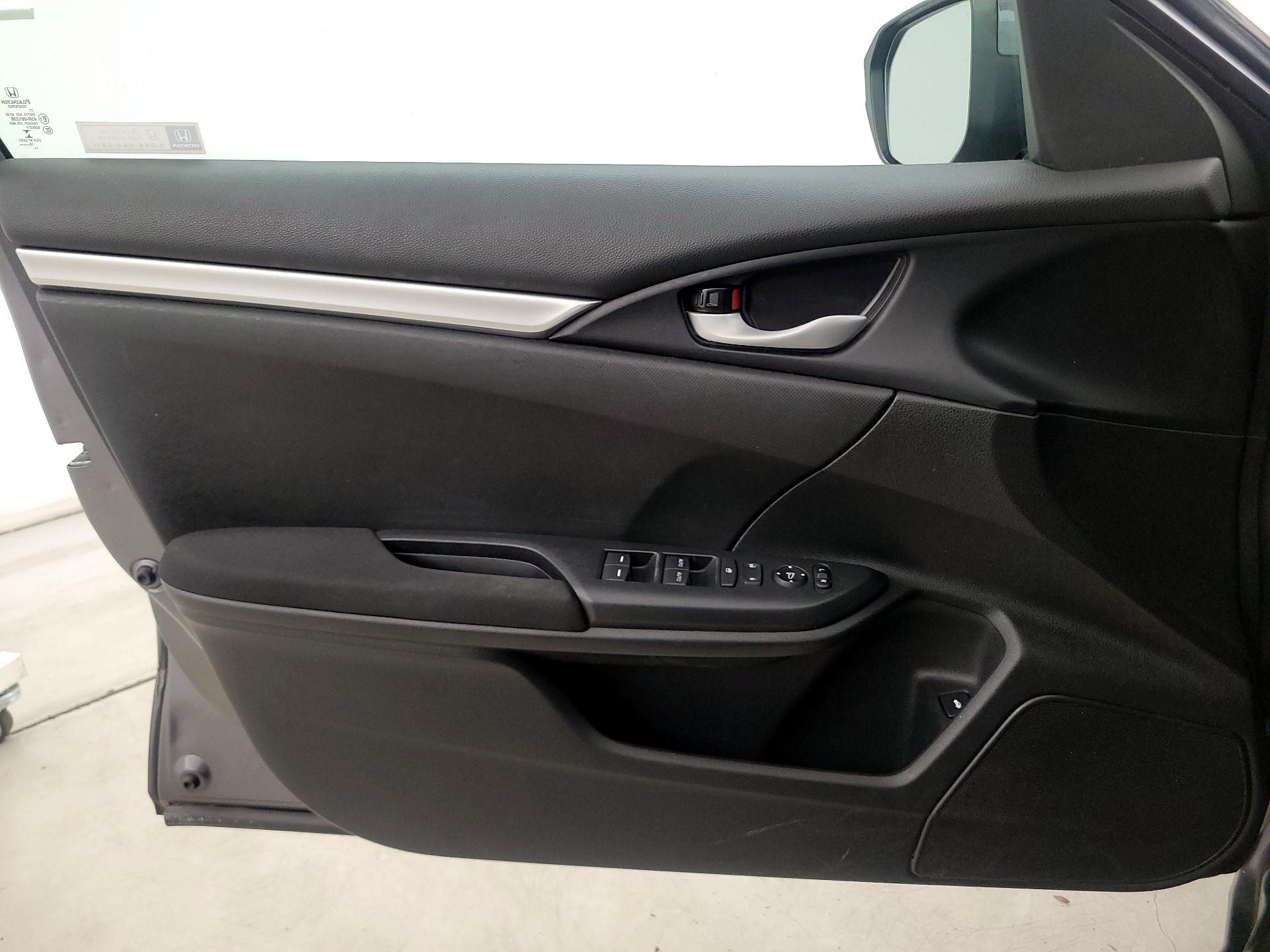 Thumbnail: 2018 Honda Civic - 12