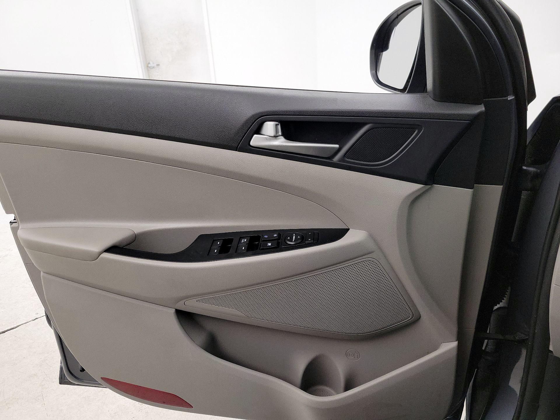 Thumbnail: 2019 Hyundai Tucson - 12