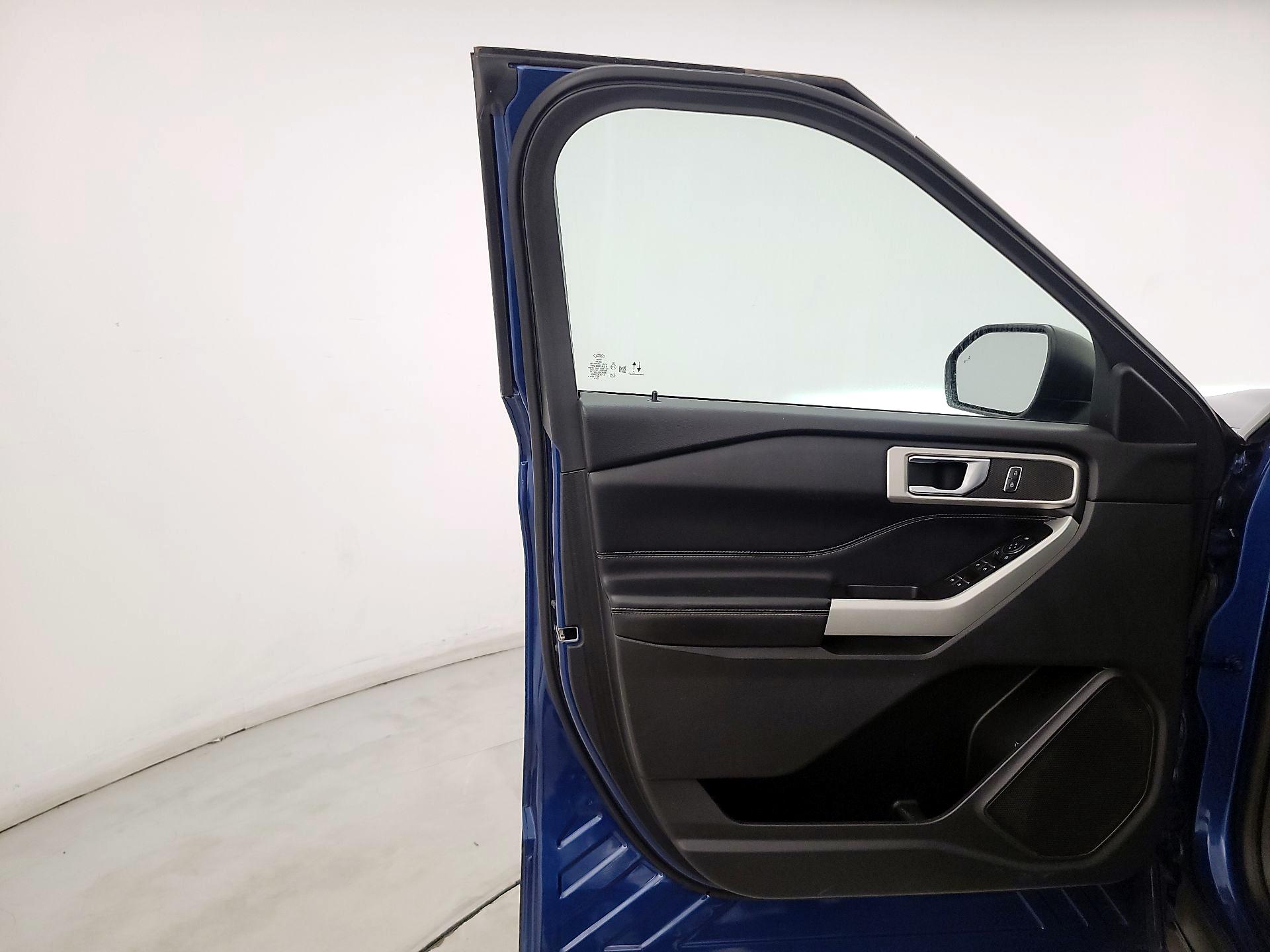 Thumbnail: 2020 Ford Explorer - 12