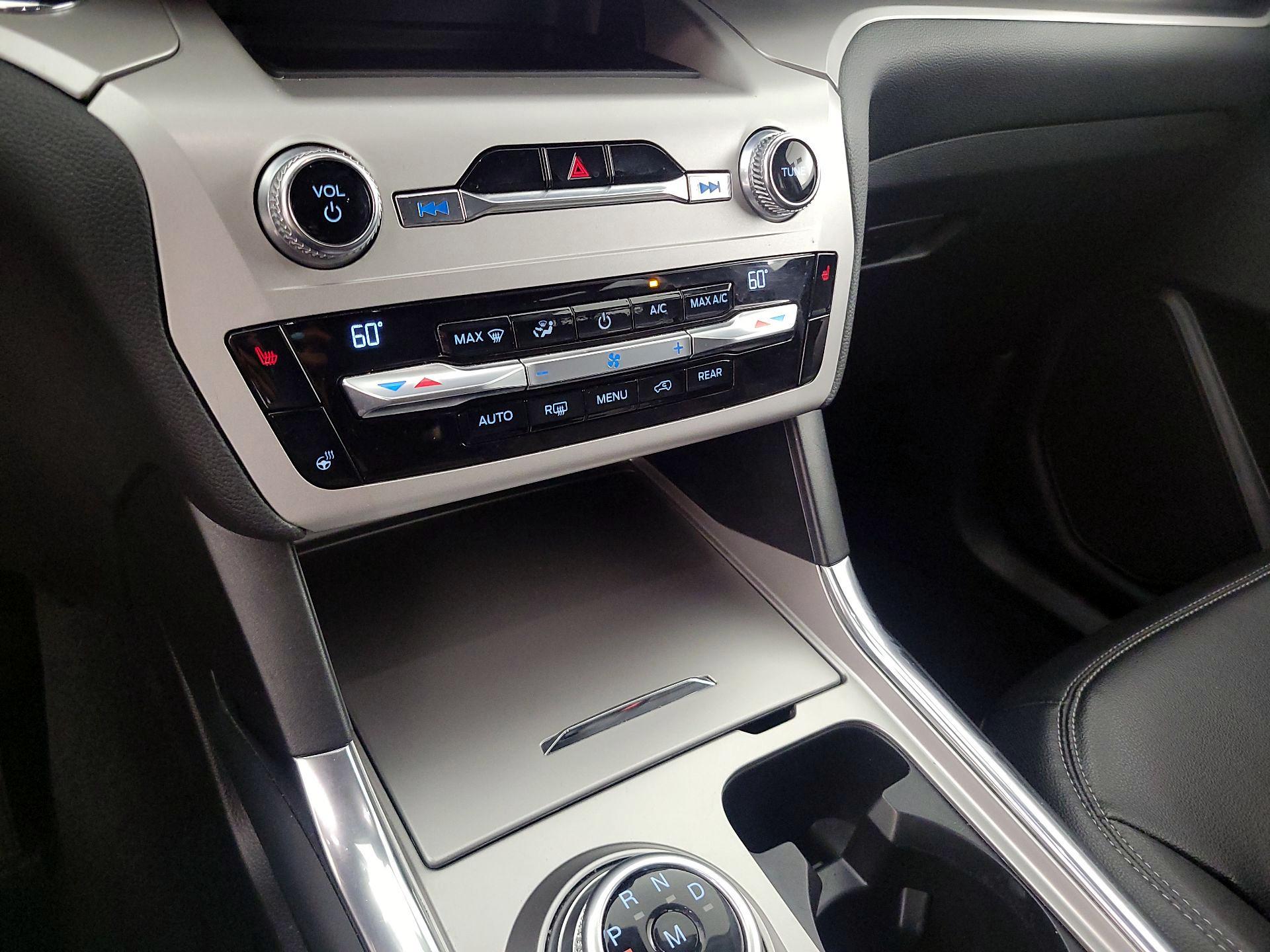 Thumbnail: 2020 Ford Explorer - 16