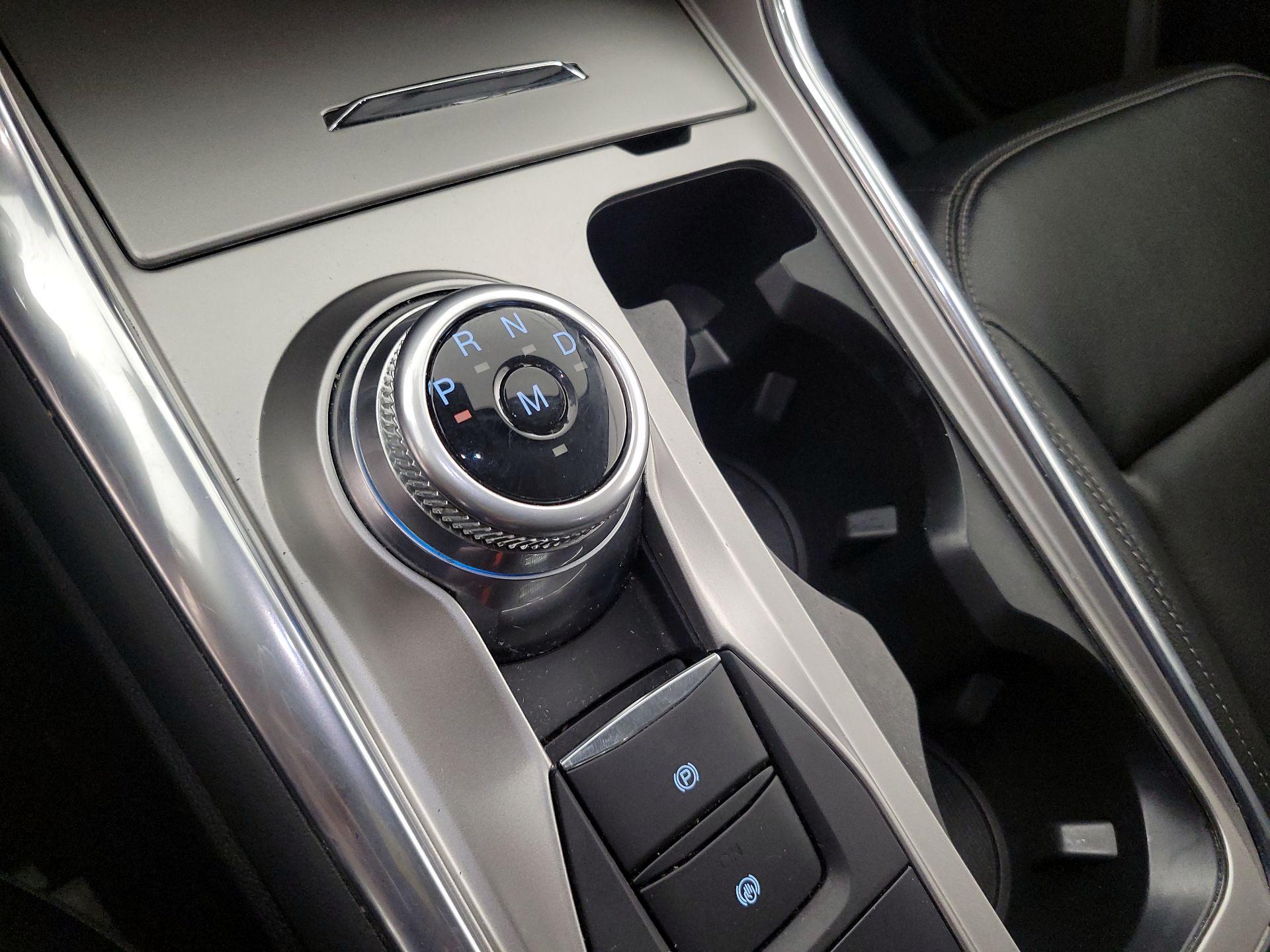 Thumbnail: 2020 Ford Explorer - 17