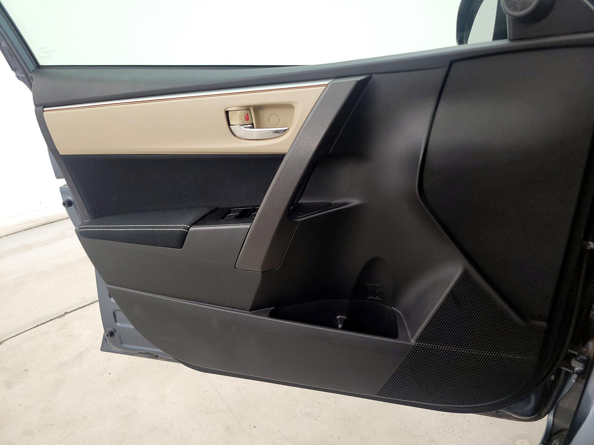 Thumbnail: 2016 Toyota Corolla - 12