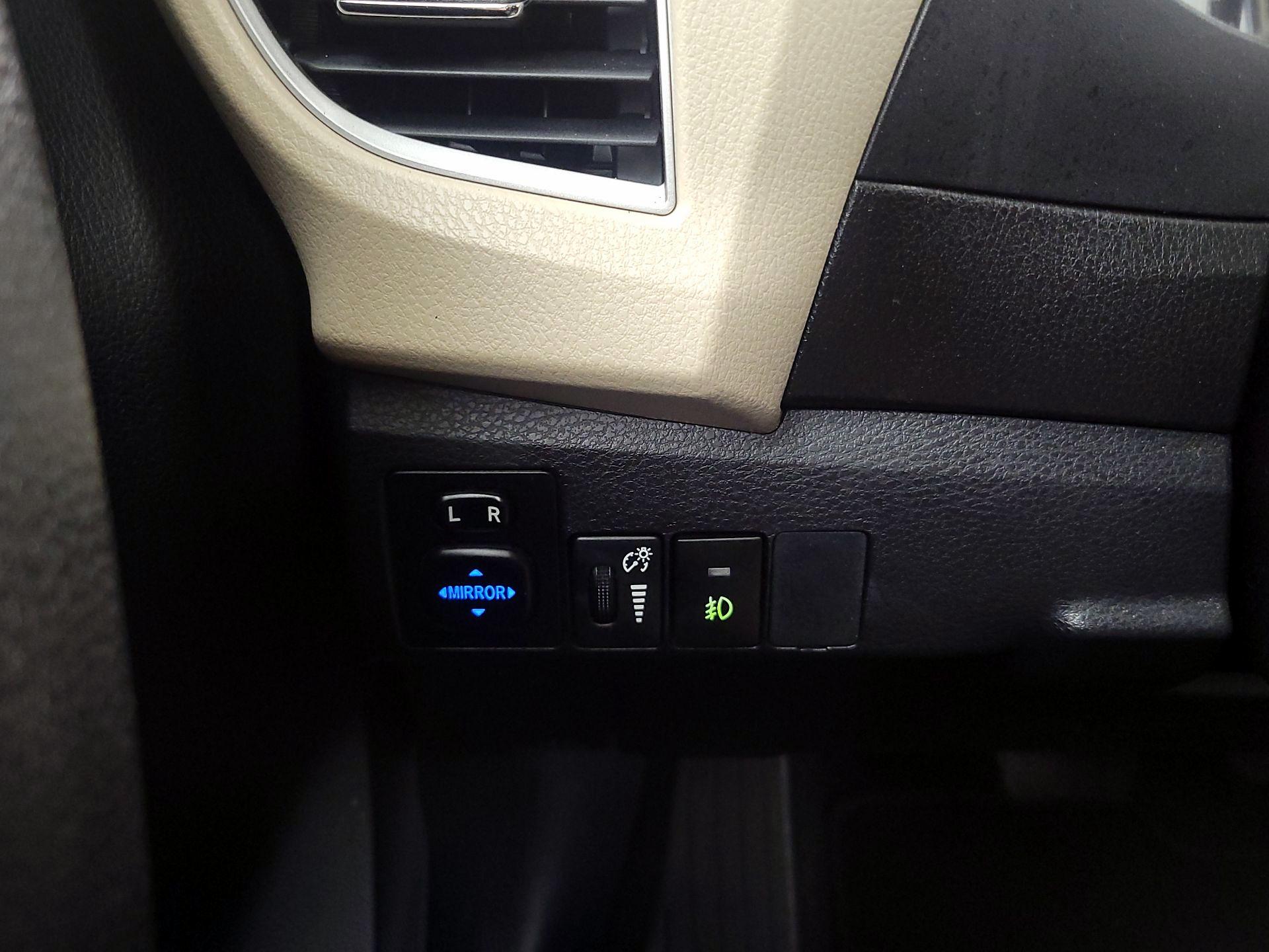 Thumbnail: 2016 Toyota Corolla - 13