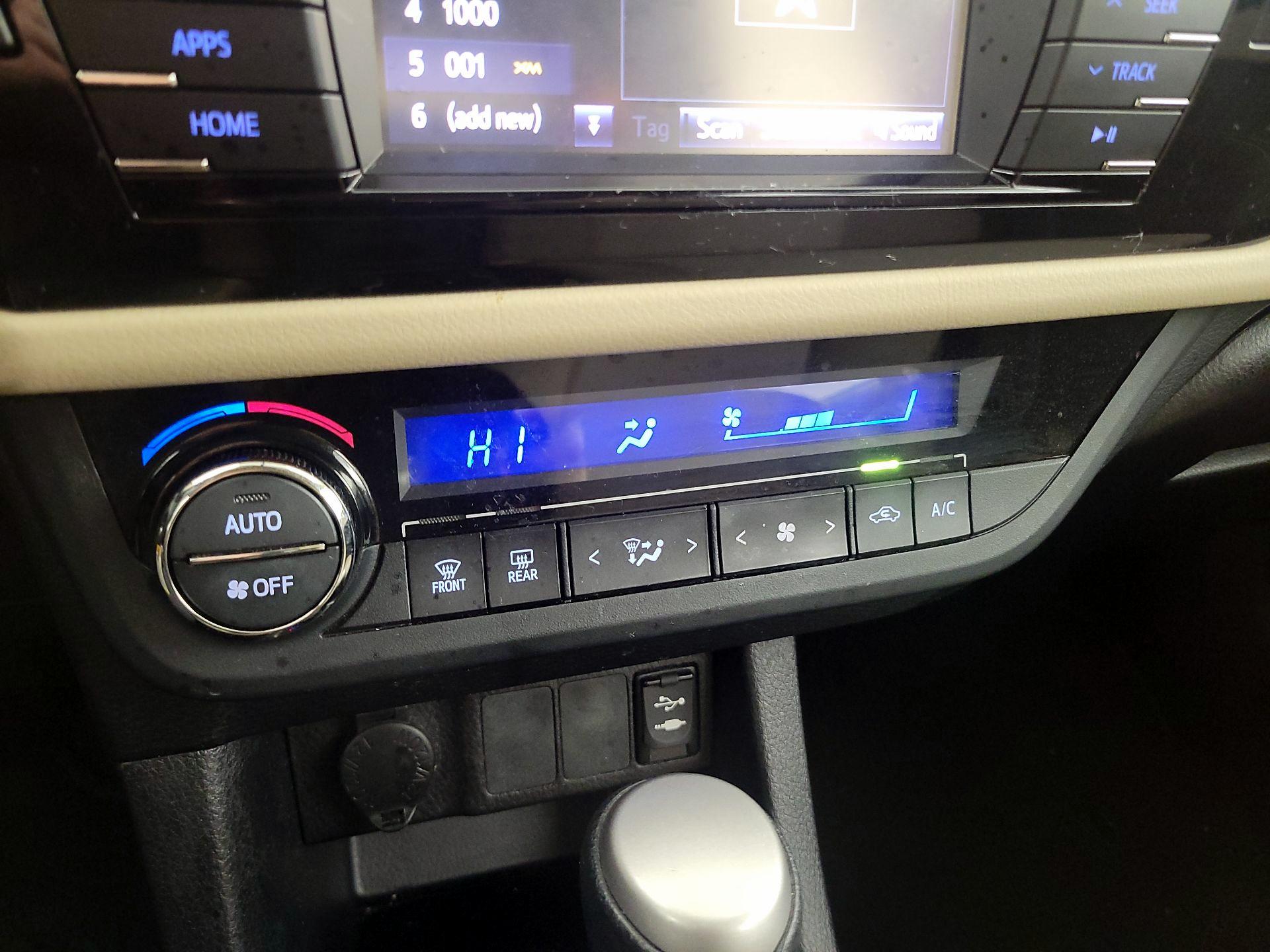 Thumbnail: 2016 Toyota Corolla - 16