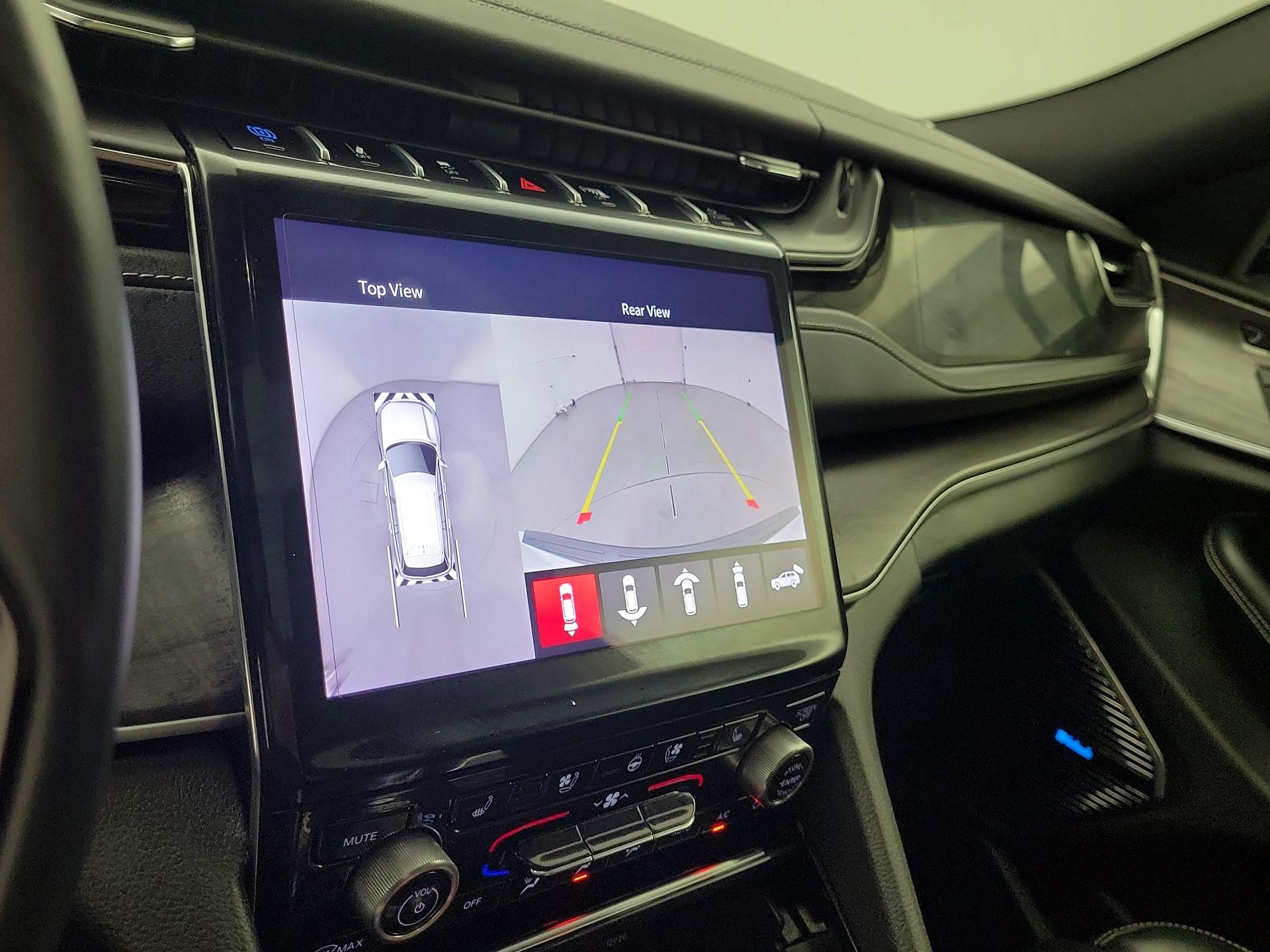 Thumbnail: 2023 Jeep Grand Cherokee - 15