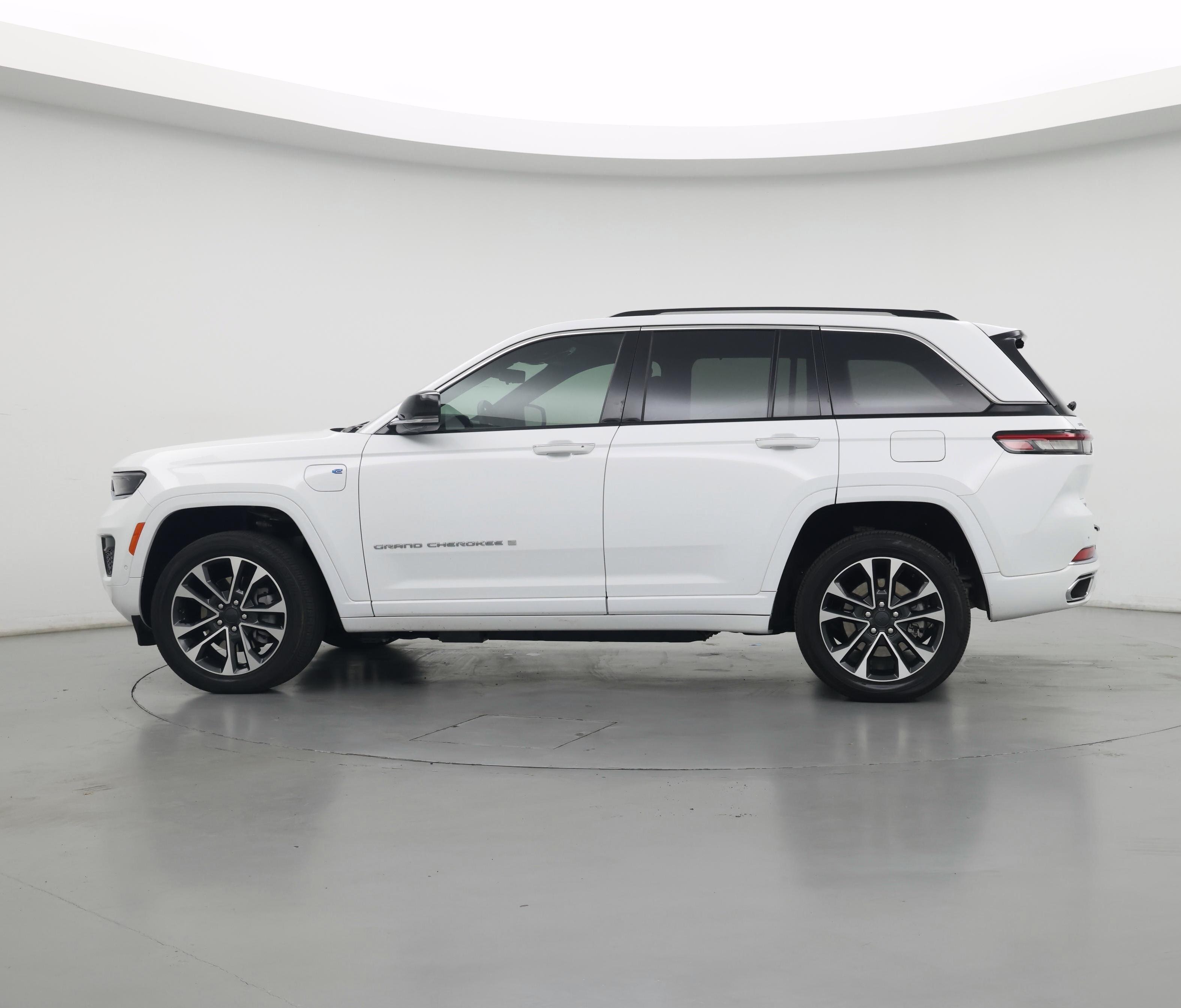 Thumbnail: 2023 Jeep Grand Cherokee - 3