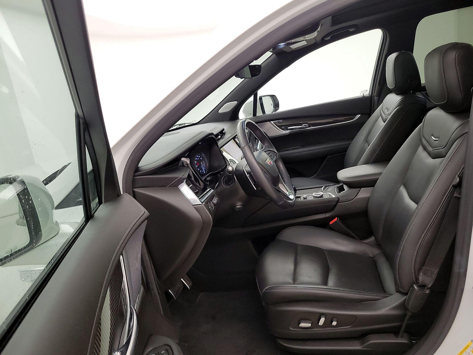 Thumbnail: 2022 Cadillac XT6 - 11