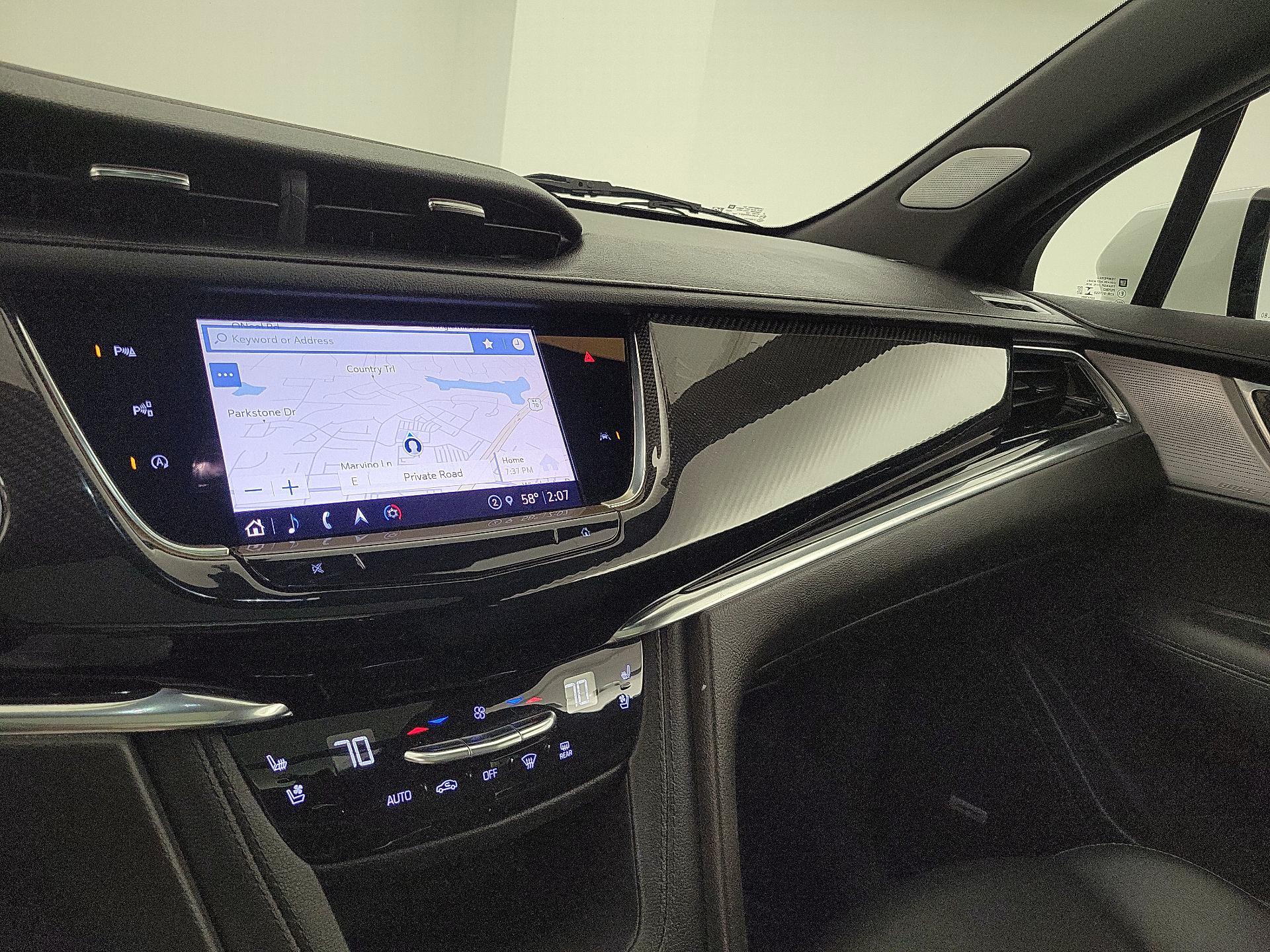 Thumbnail: 2022 Cadillac XT6 - 14