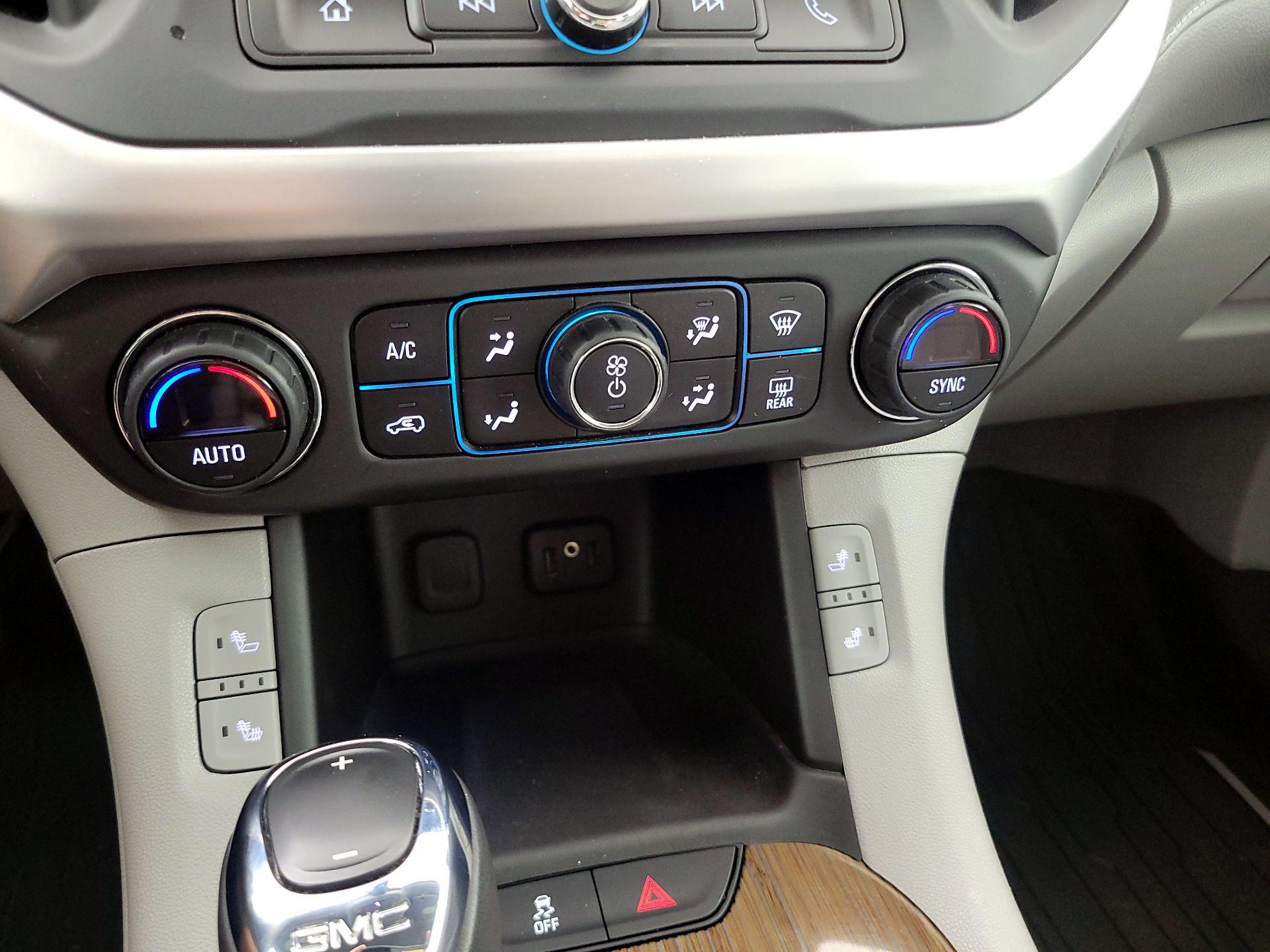 Thumbnail: 2019 GMC Acadia - 16