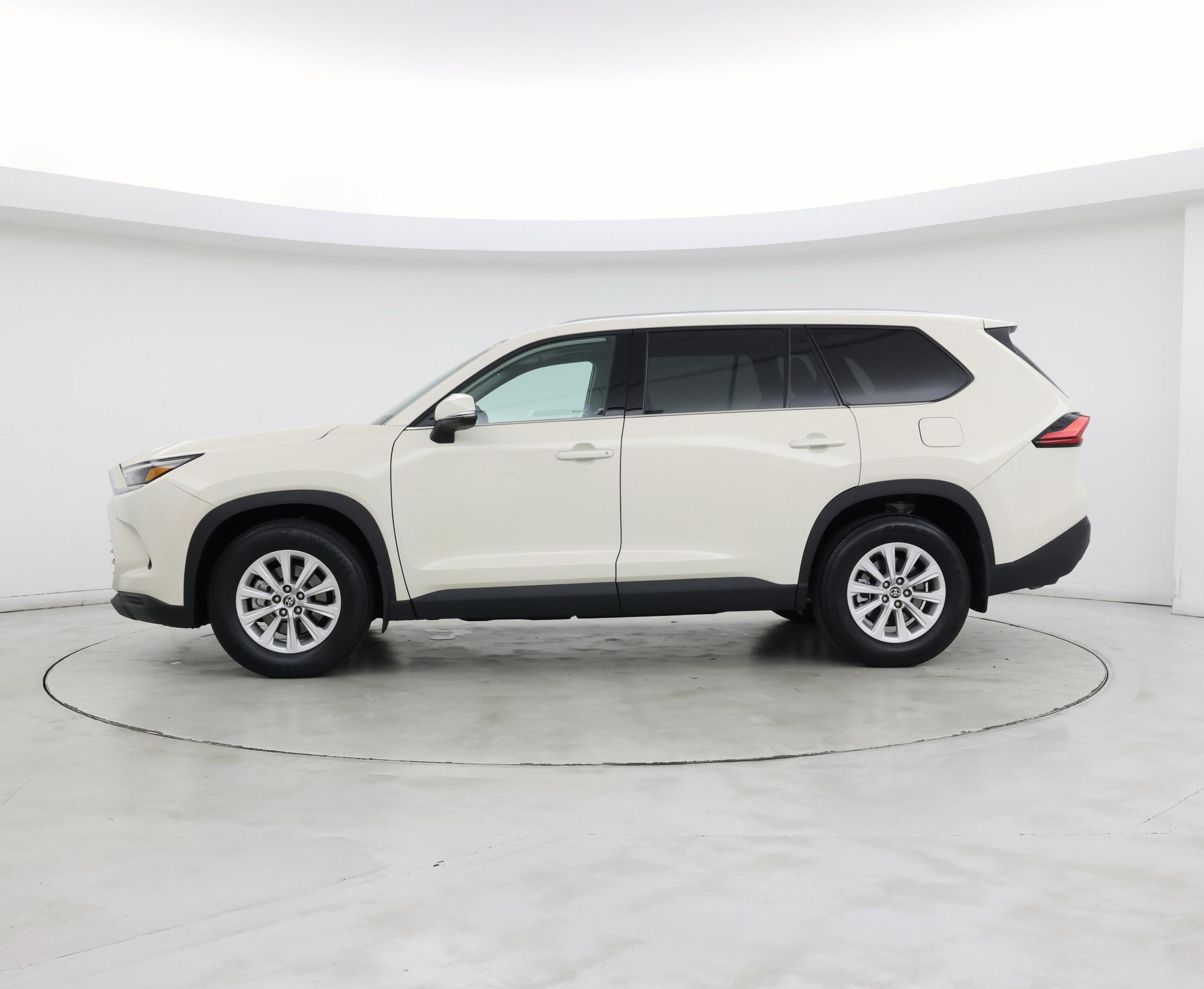 Thumbnail: 2024 Toyota Highlander - 3