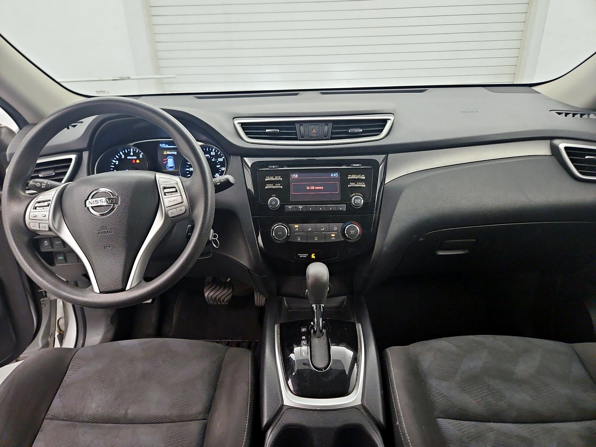 Thumbnail: 2015 Nissan Rogue - 9