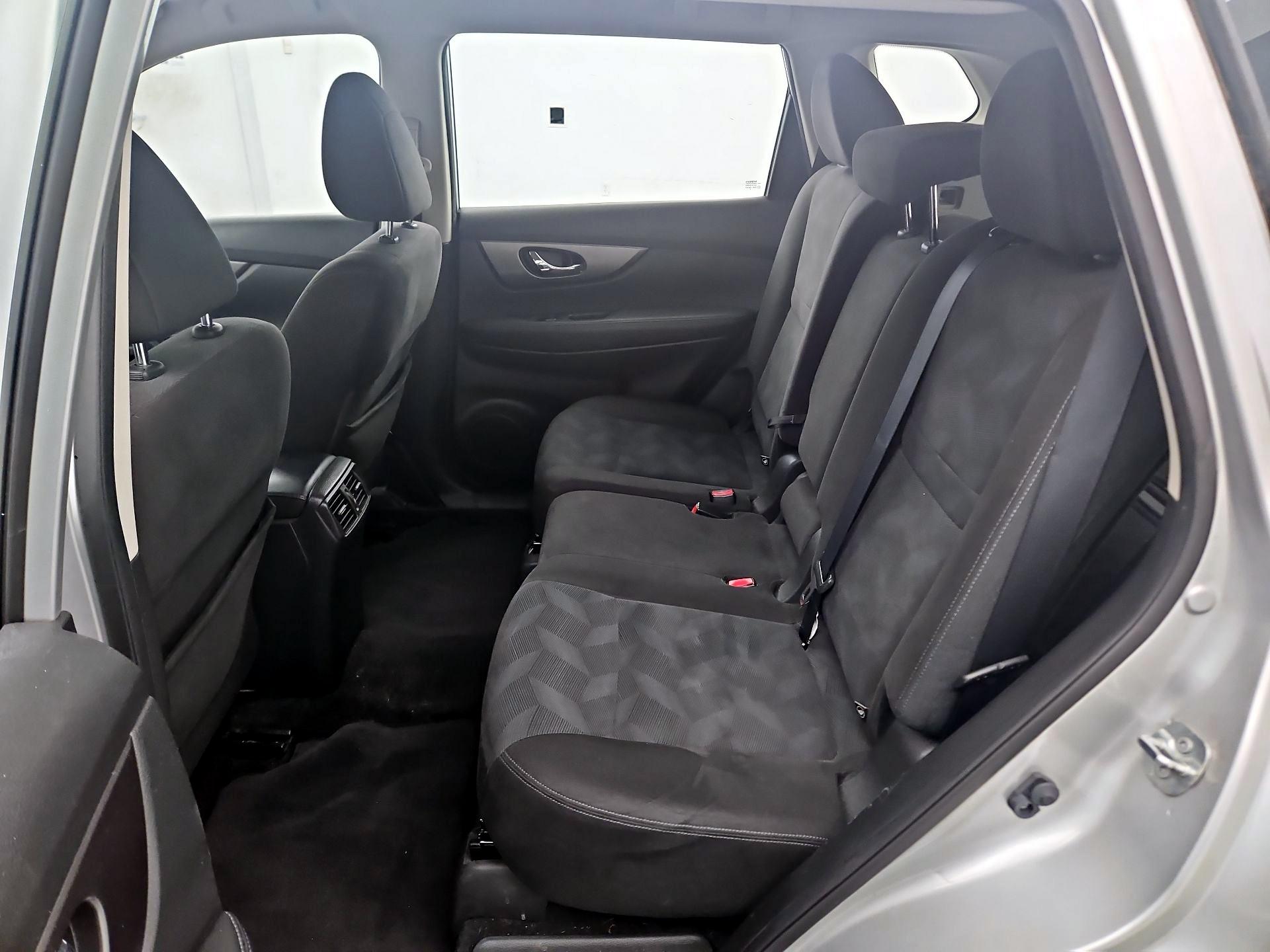 Thumbnail: 2015 Nissan Rogue - 16