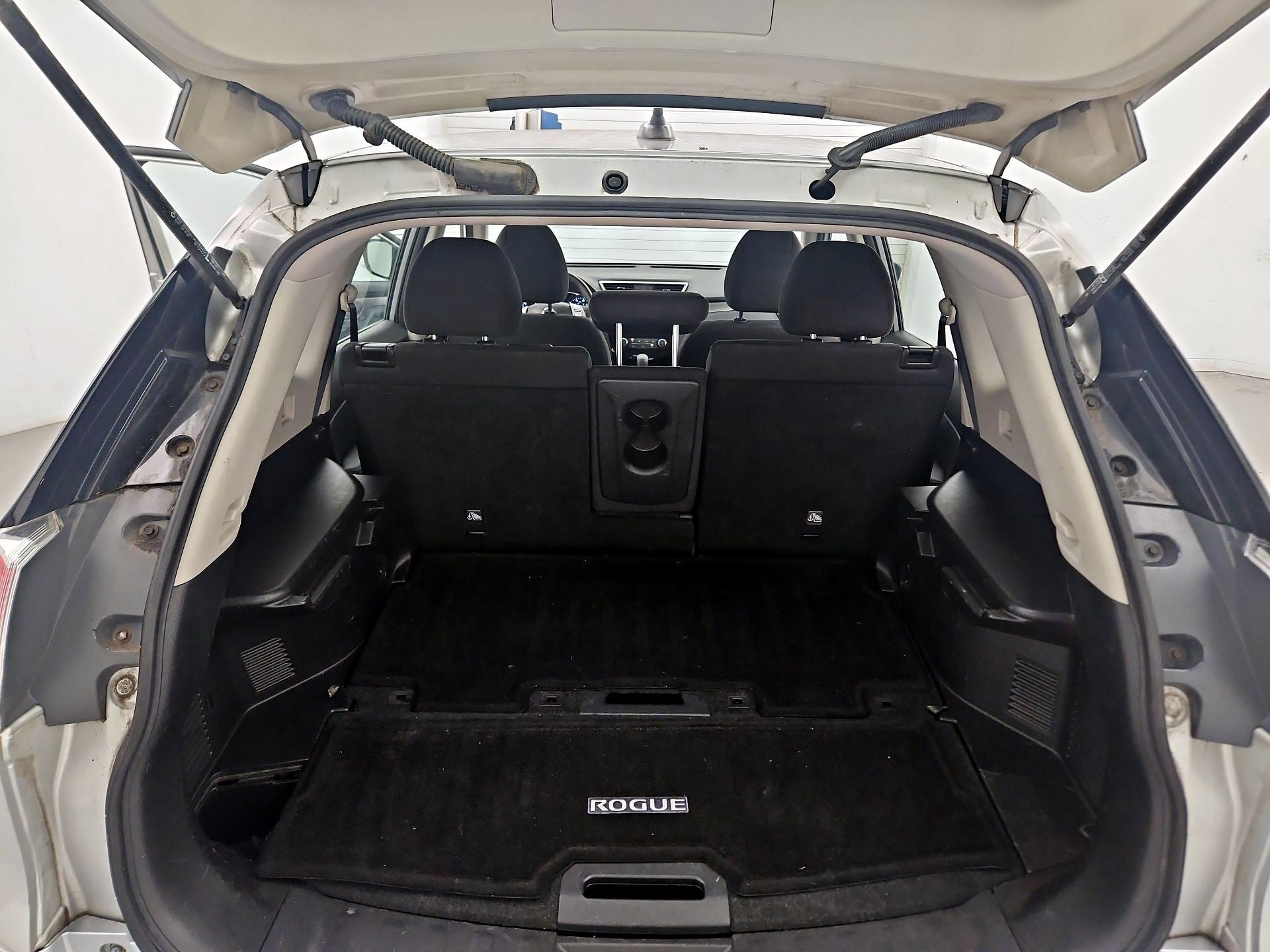 Thumbnail: 2015 Nissan Rogue - 17