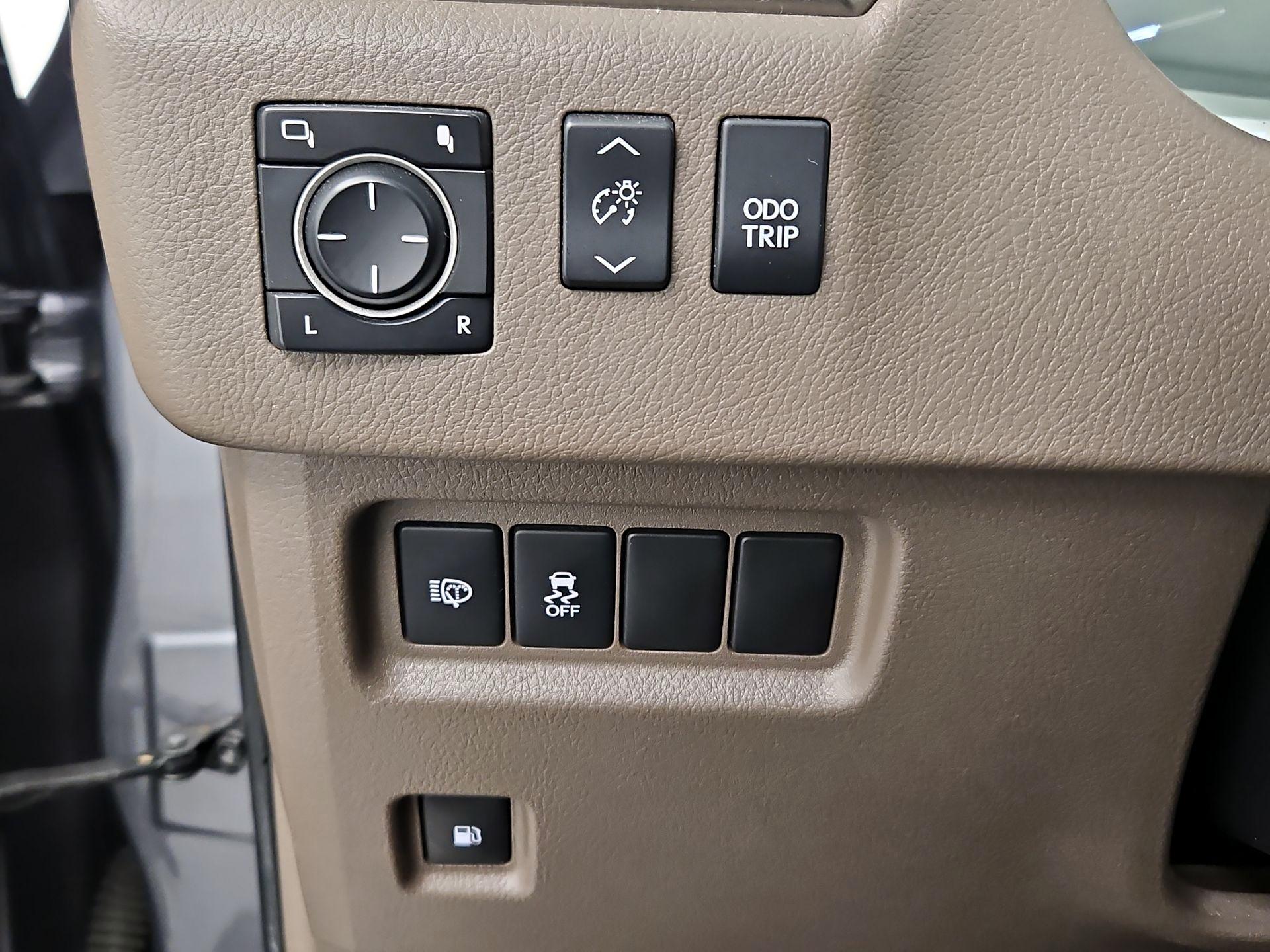 Thumbnail: 2015 Lexus GX - 13