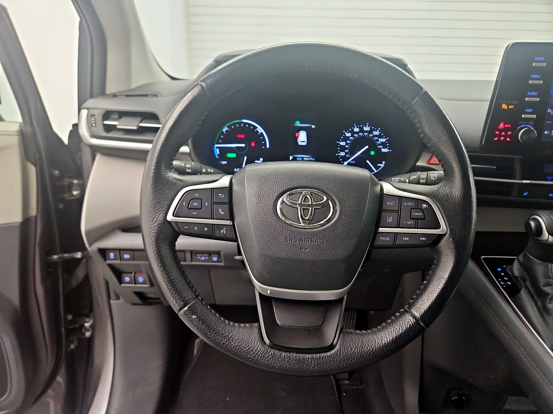 Thumbnail: 2022 Toyota Sienna - 10